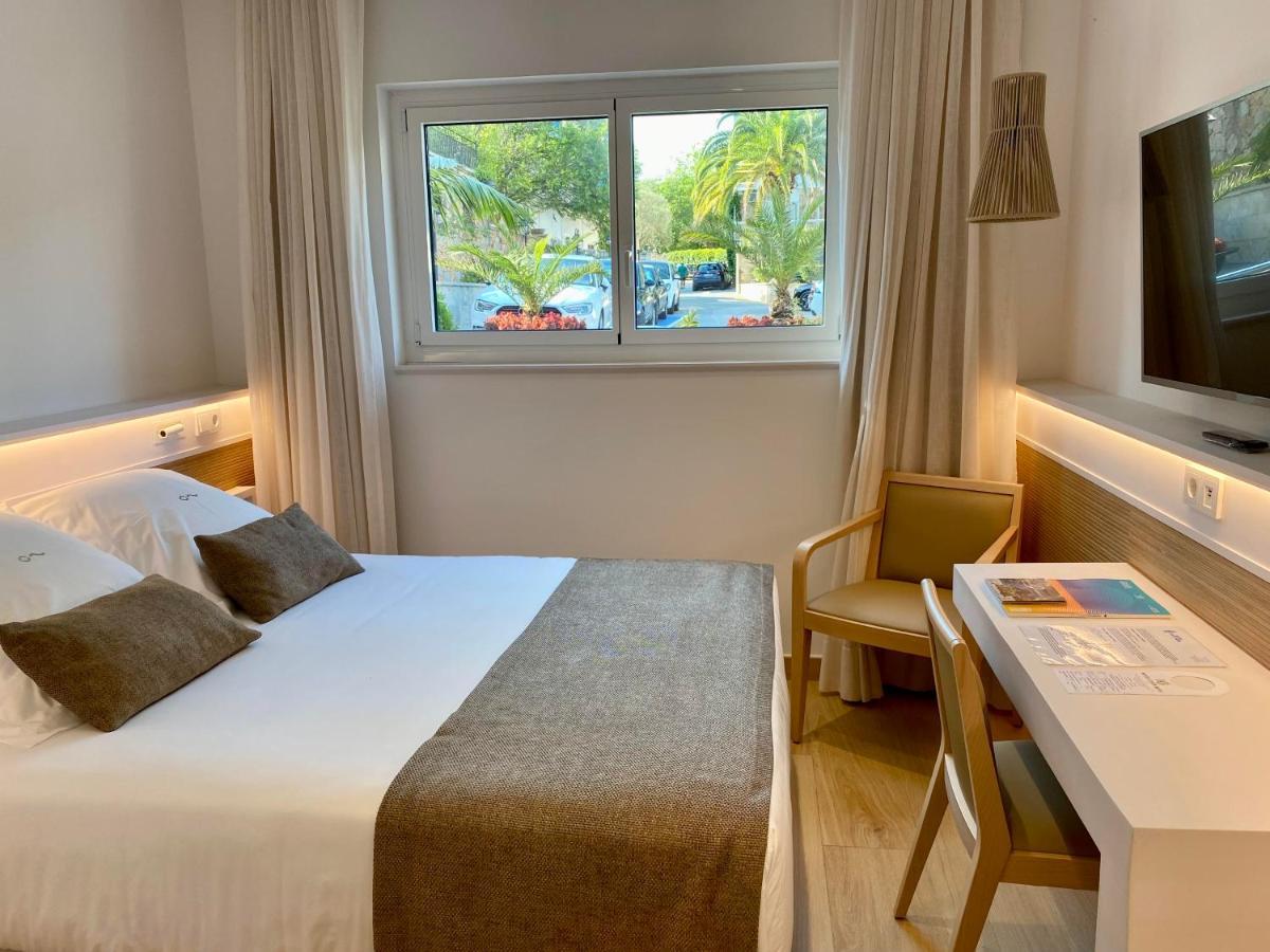 Doppelzimmer mit Gartenblick auf der Hauptetage.