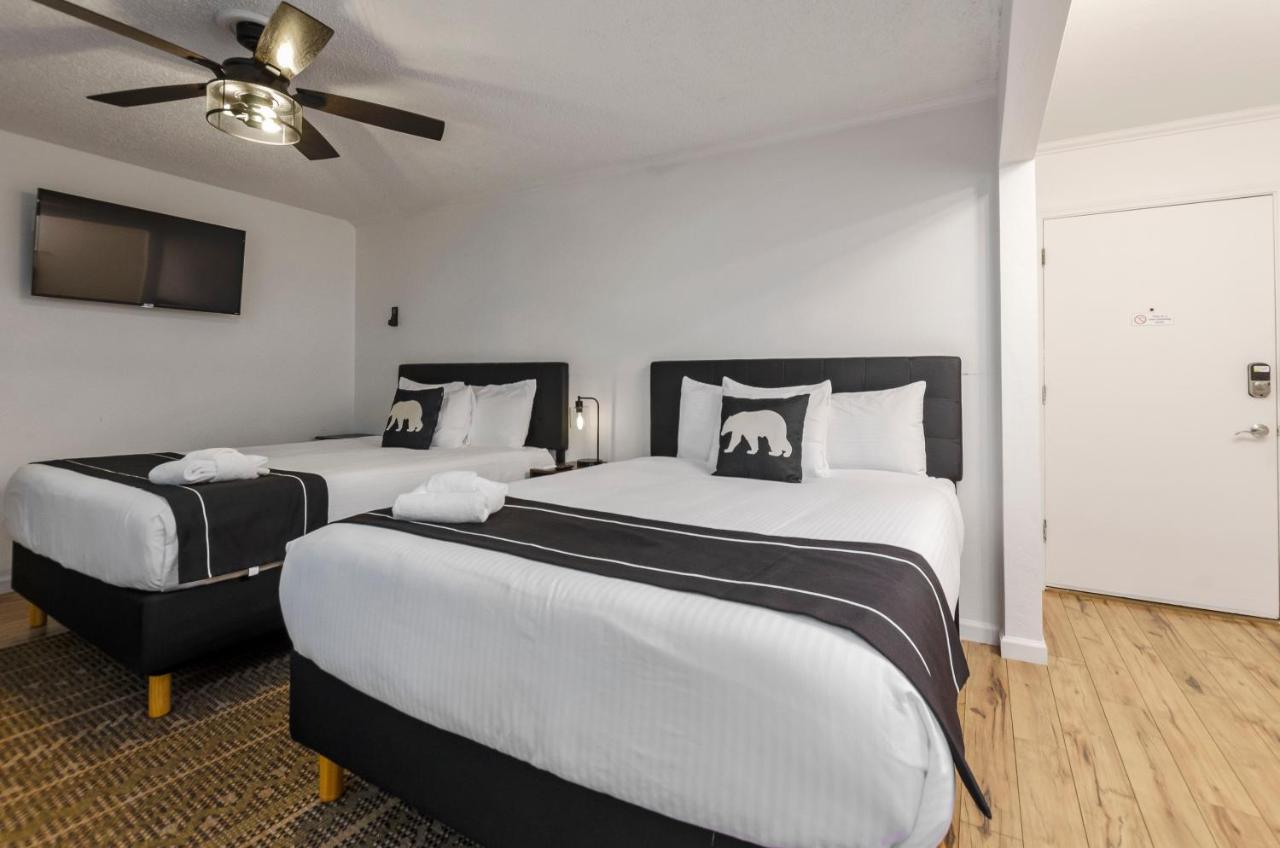 Room Two Double Beds