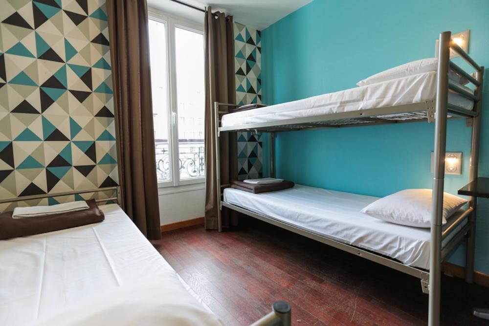 Cama em Dormitório Feminino com 4 Camas