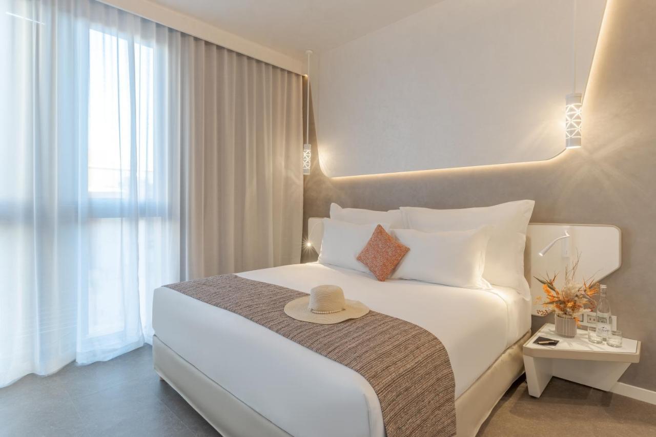 CR Junior Suite