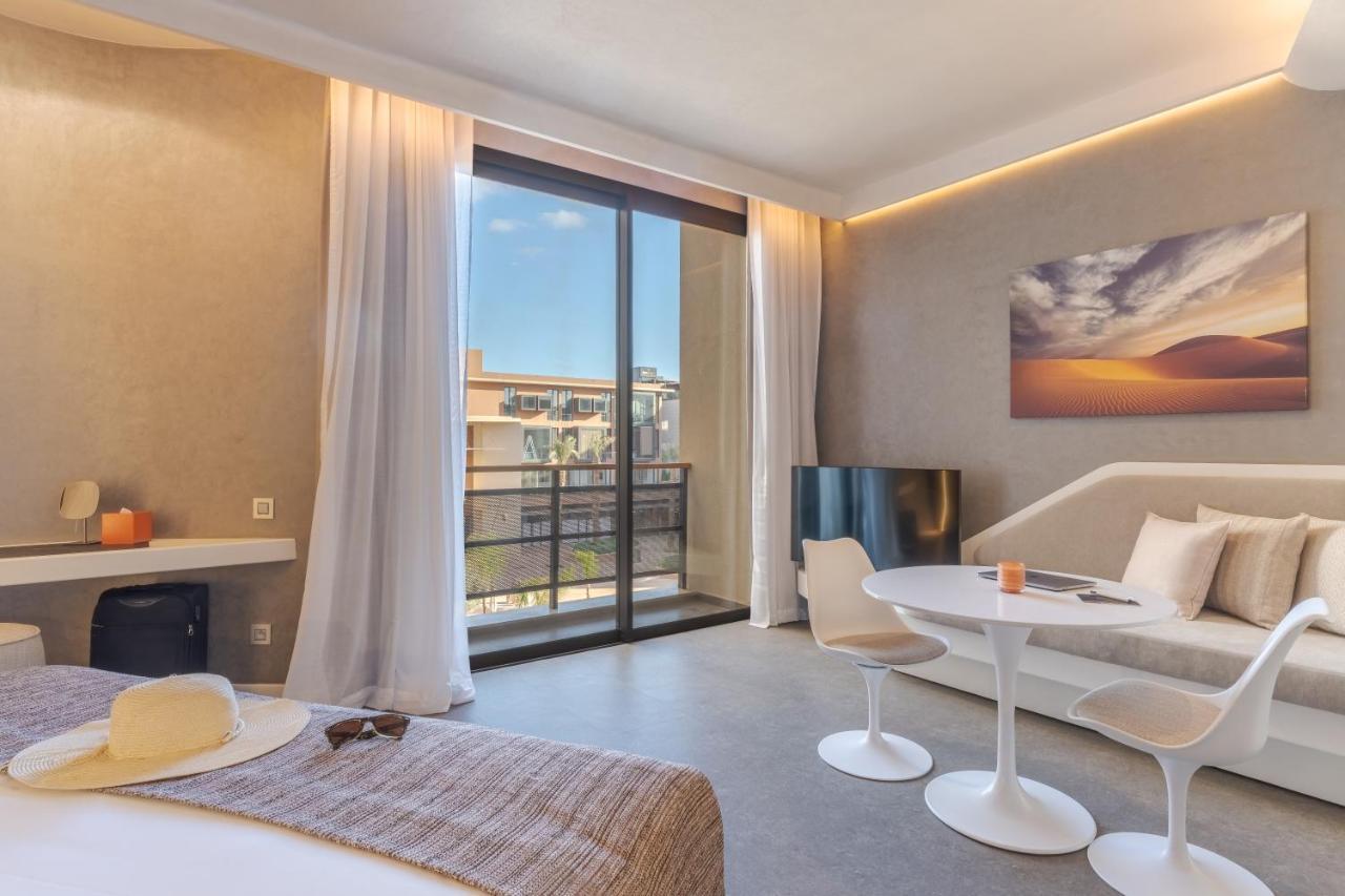 CR Twin Room Avenue