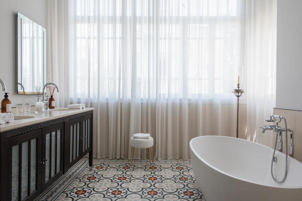 King Albert Suite