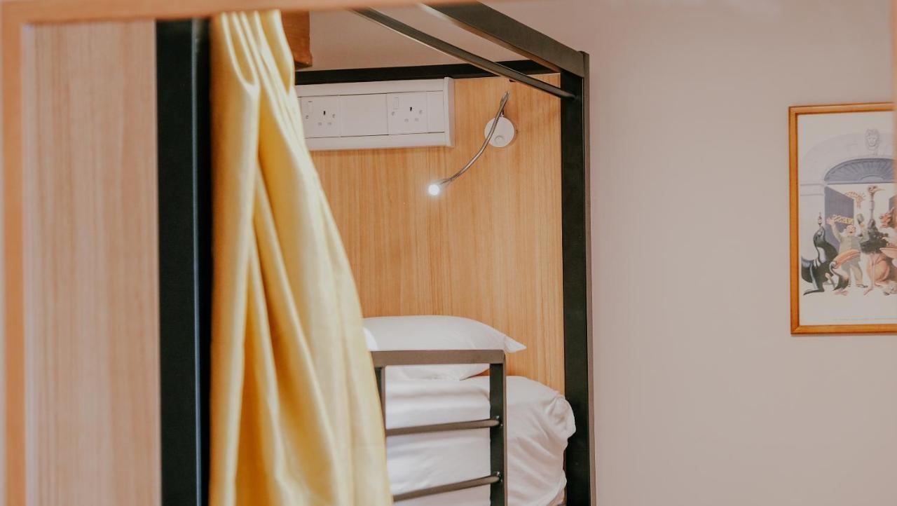 Bed 8-Bed Mixed Dormitory Room