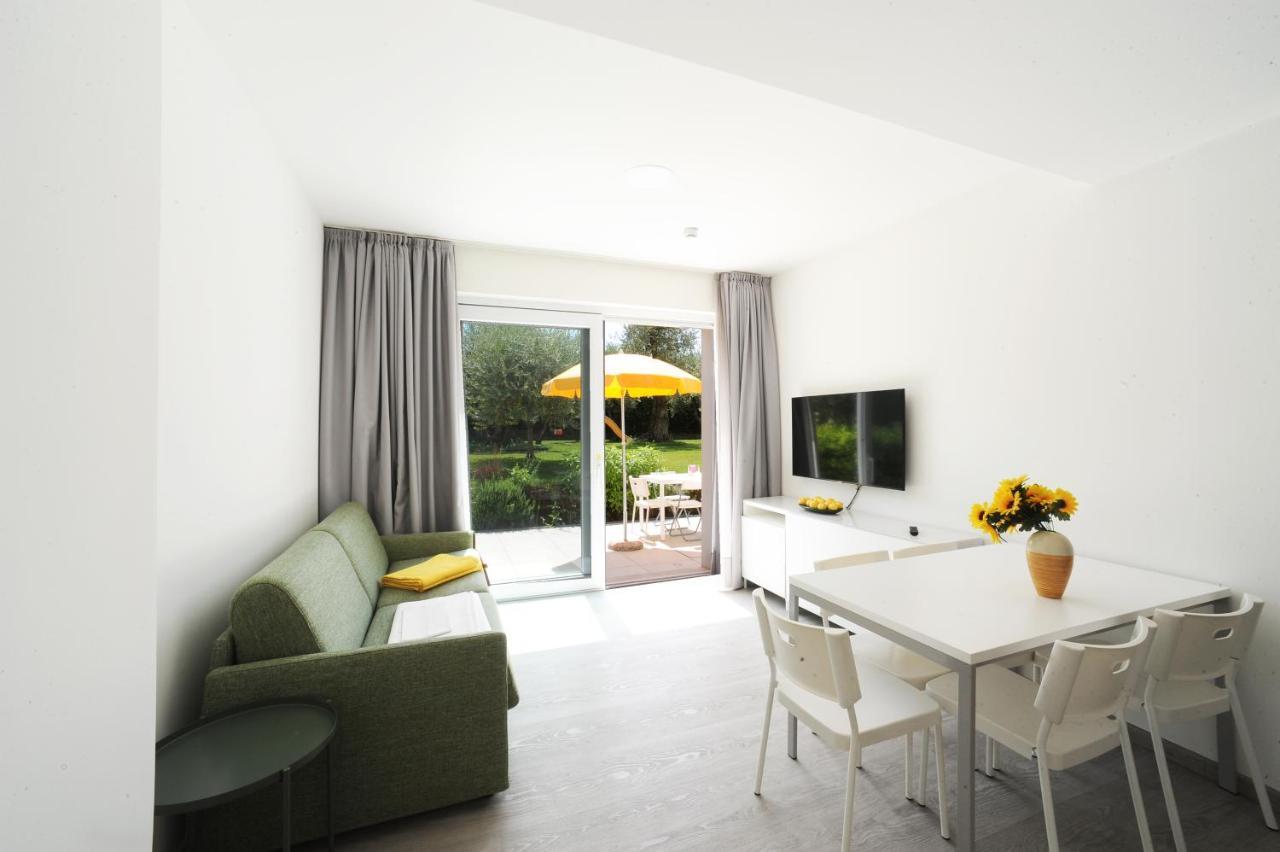 Two-Bedroom Apartment direct access to the garden