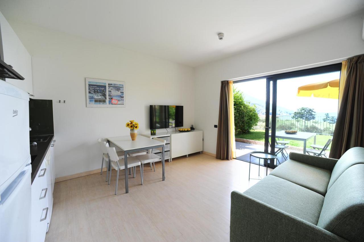 One-Bedroom Apartment Lake View
