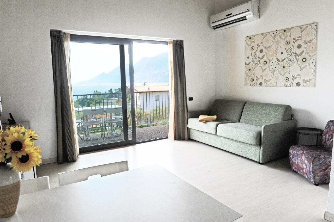 One-Bedroom Apartment Lake View