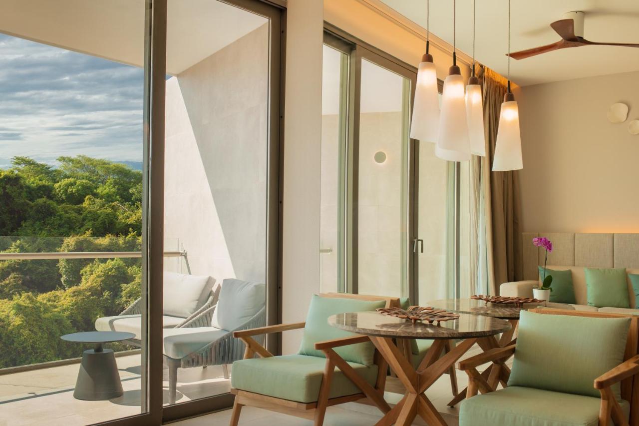 Junior Suite Tropical View King