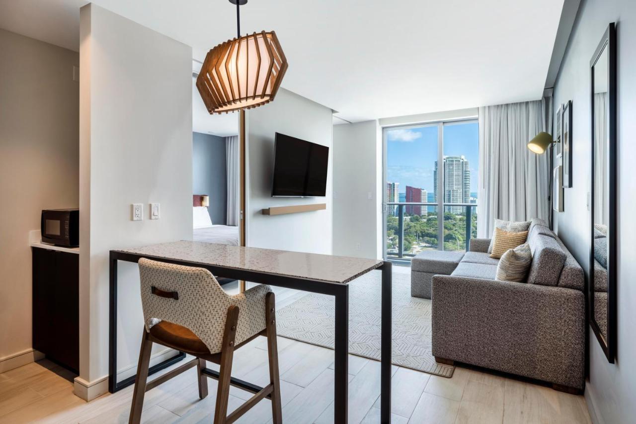 One Bedroom King Suite Sofa Bed Balcony Non-Smoking