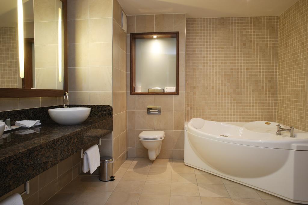 Retreat Deluxe Lake View Adults Only
