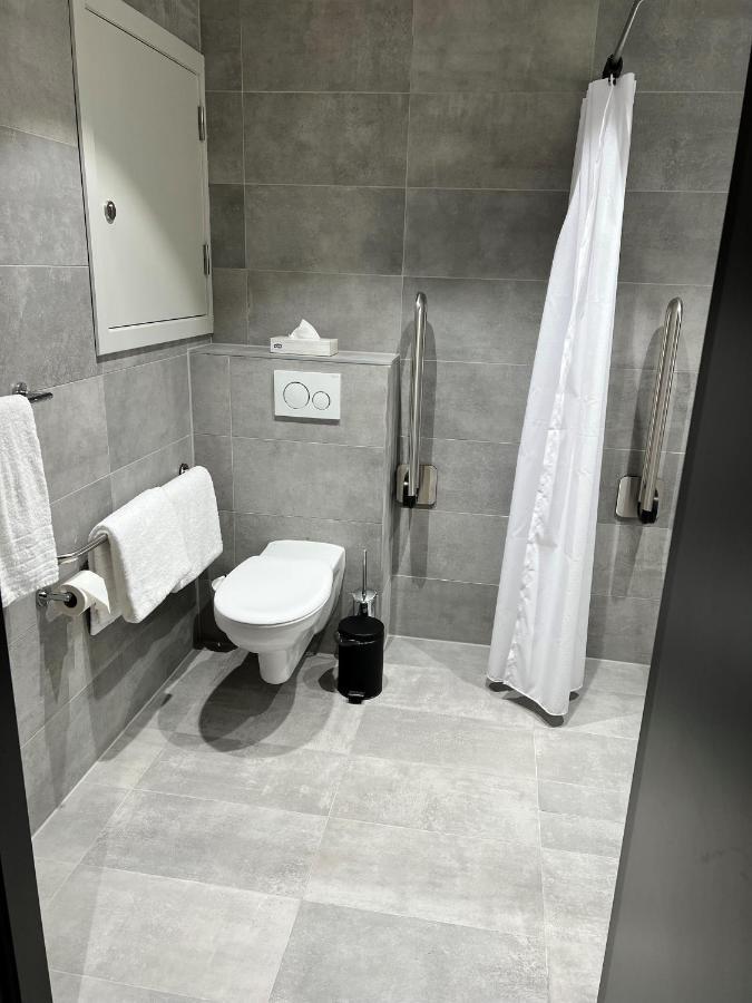 Standard Room Accessible