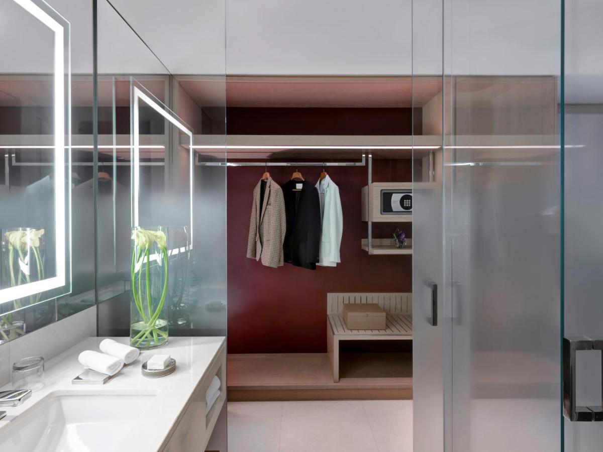 Deluxe DIFC King Room