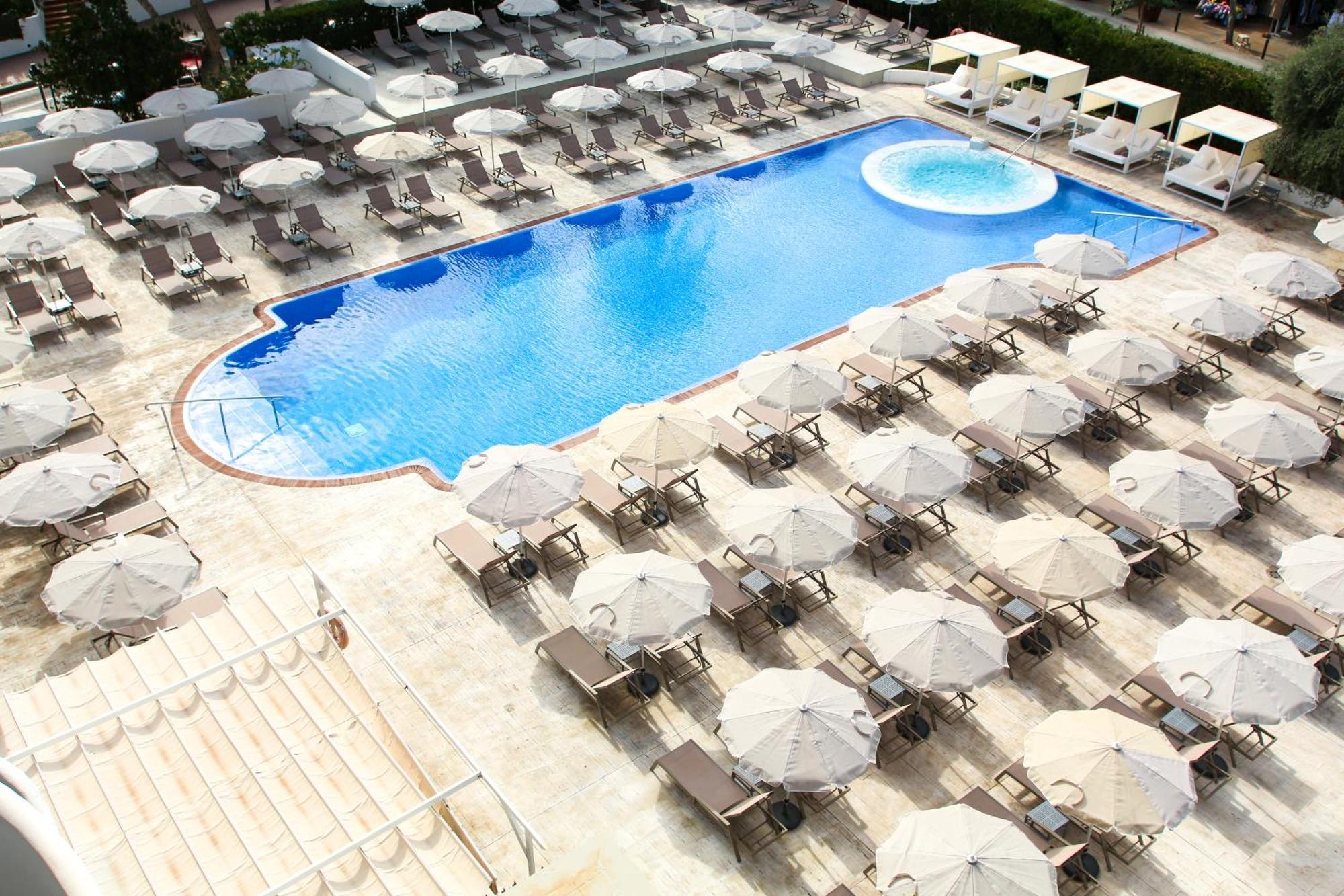 Double Room with Pool View,1272295690:JPEG