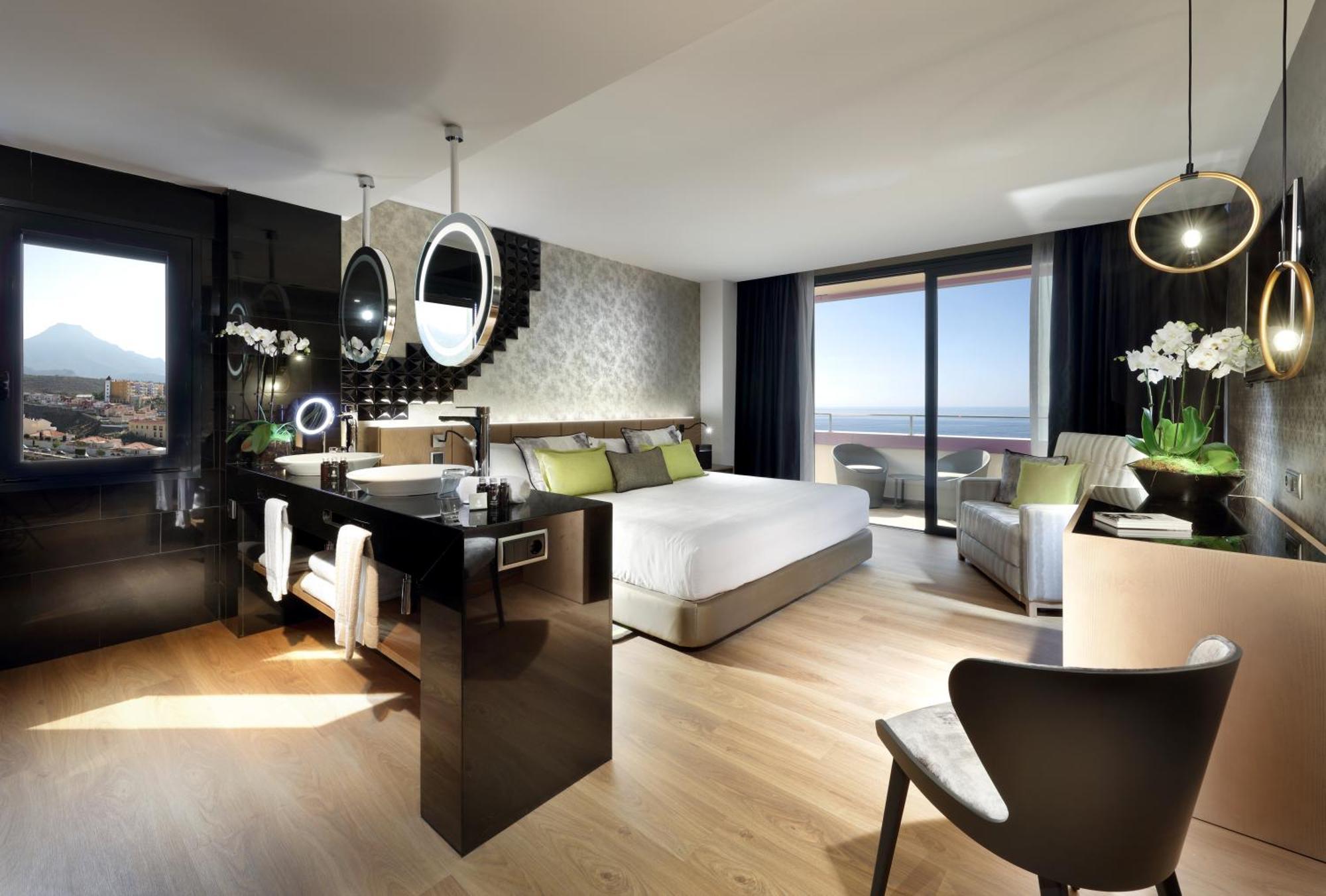 Deluxe Platinum Room