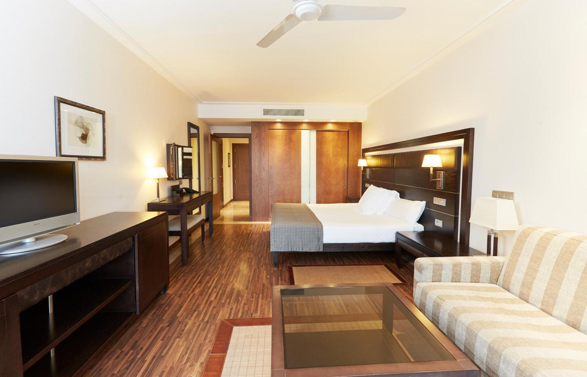 Junior Suite with Sea View and Spa Access,1306914832:JPEG