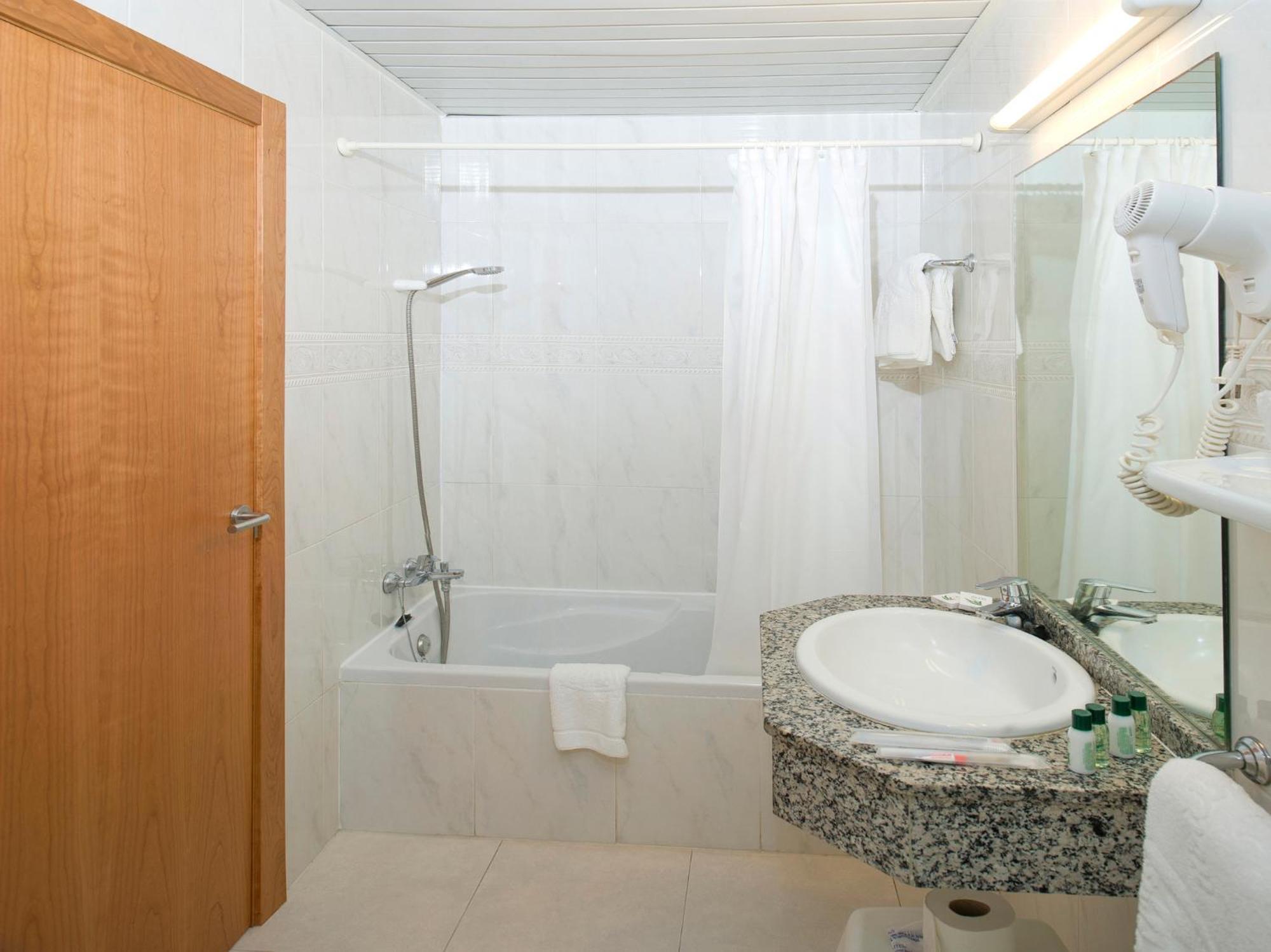 Economy Twin Room Ground Floor