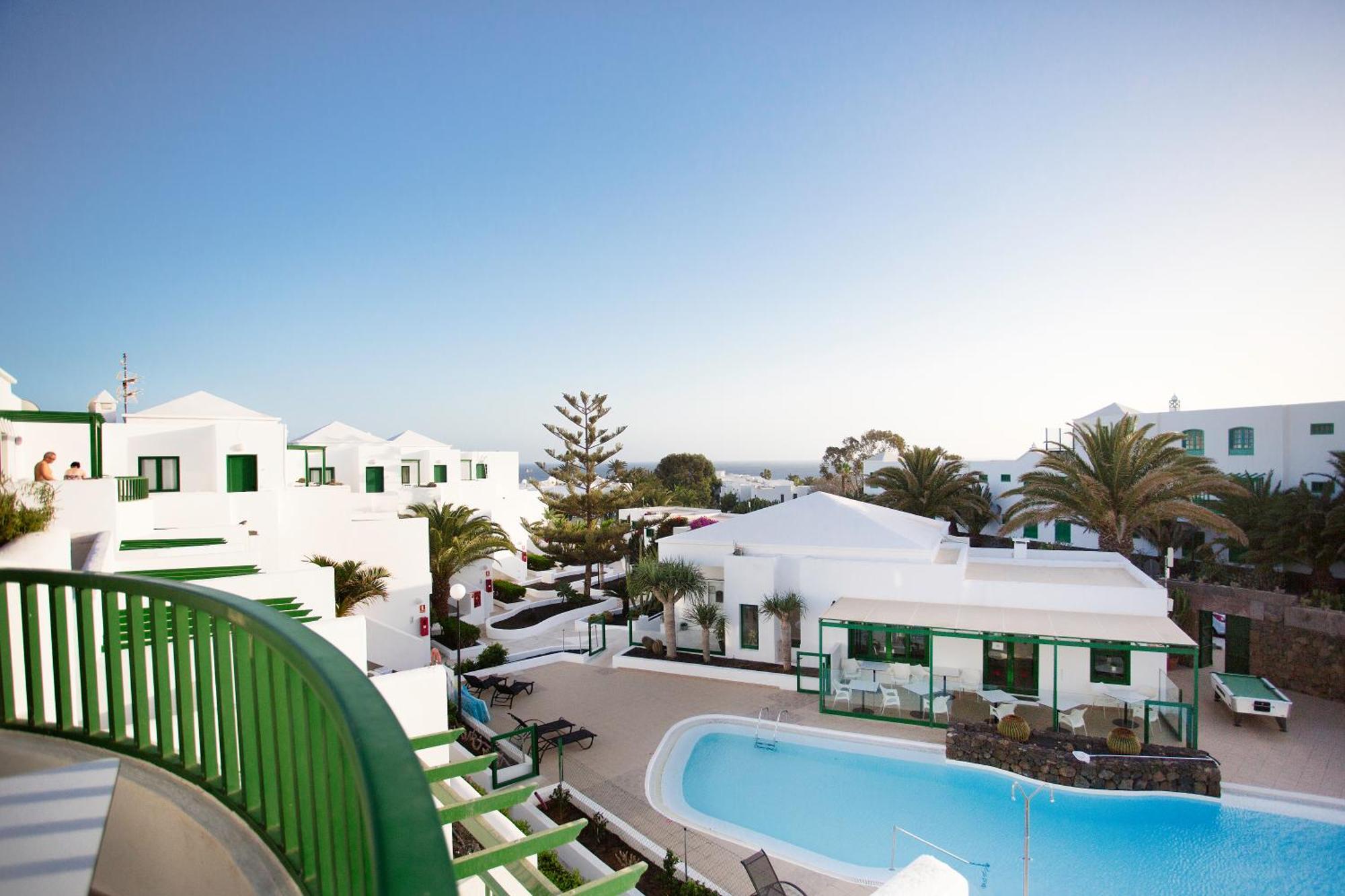 Two-Bedroom Apartment Sea View
