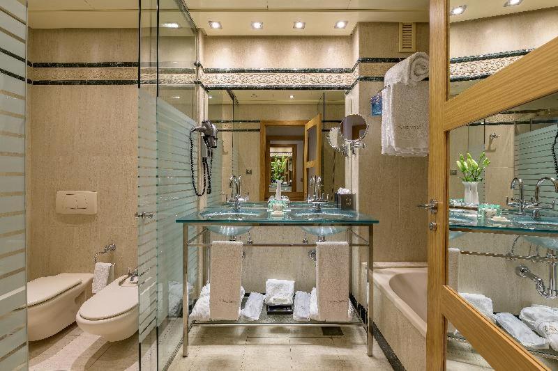 Classic Triple Room with City View,1272728467:JPEG