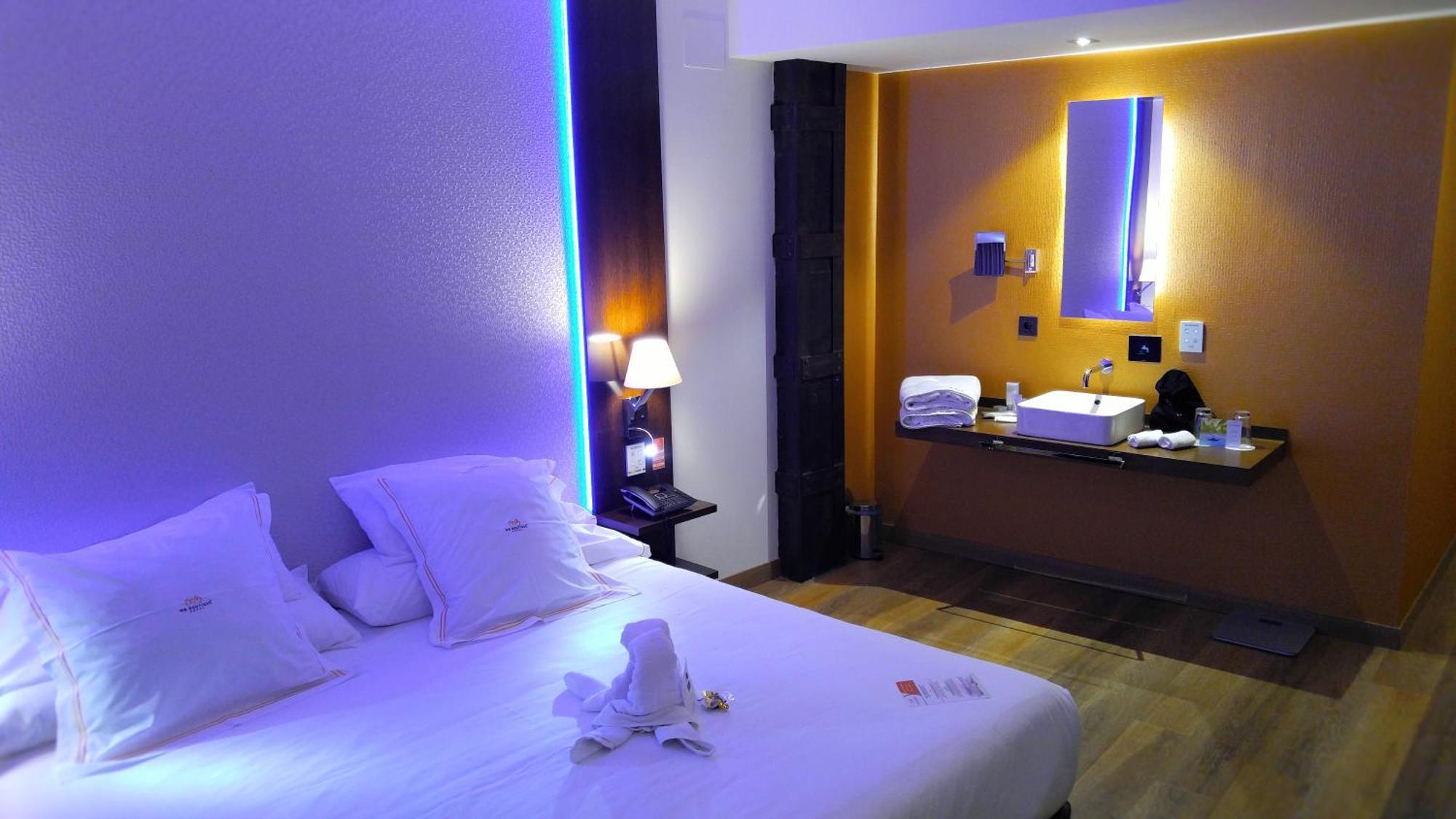 Superior Double Room Shower