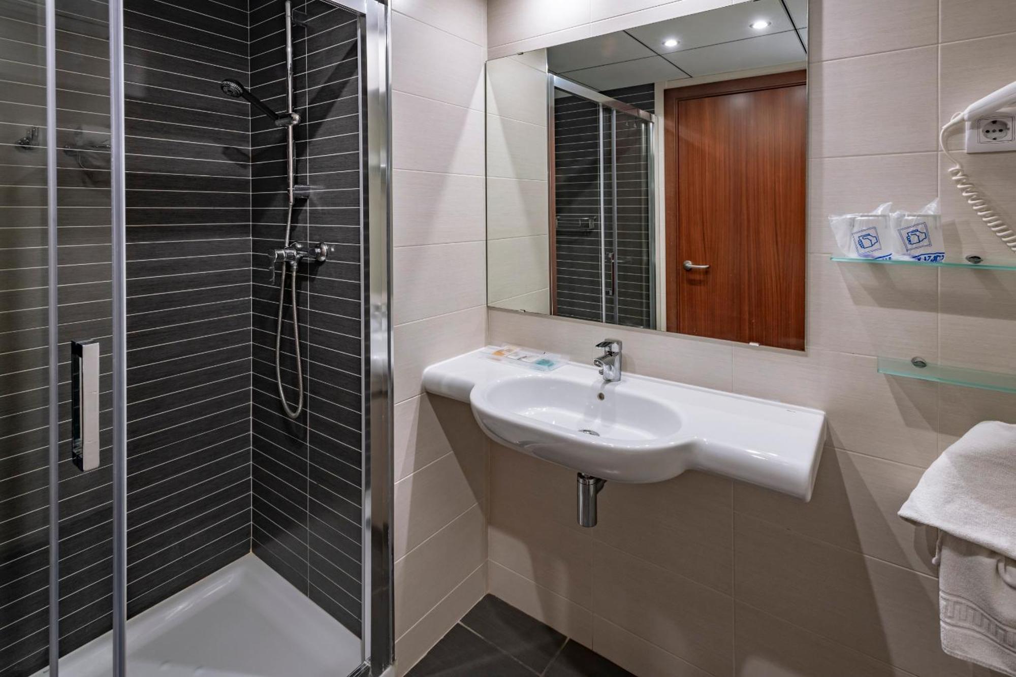 Standard Doppelzimmer (2 Erwachsene)