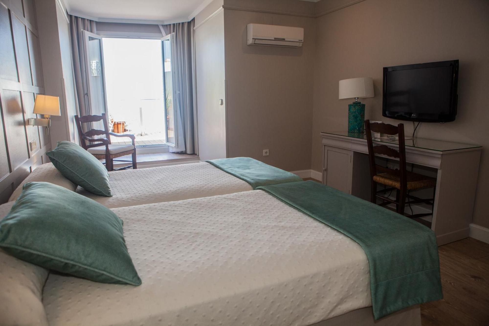 Double or Twin Room Terrace