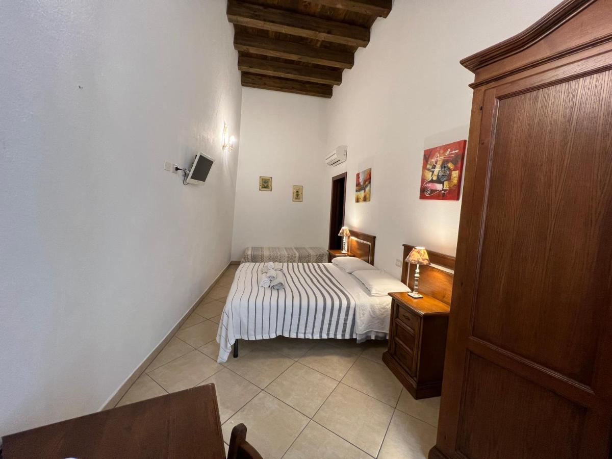 Large Double or Twin Room