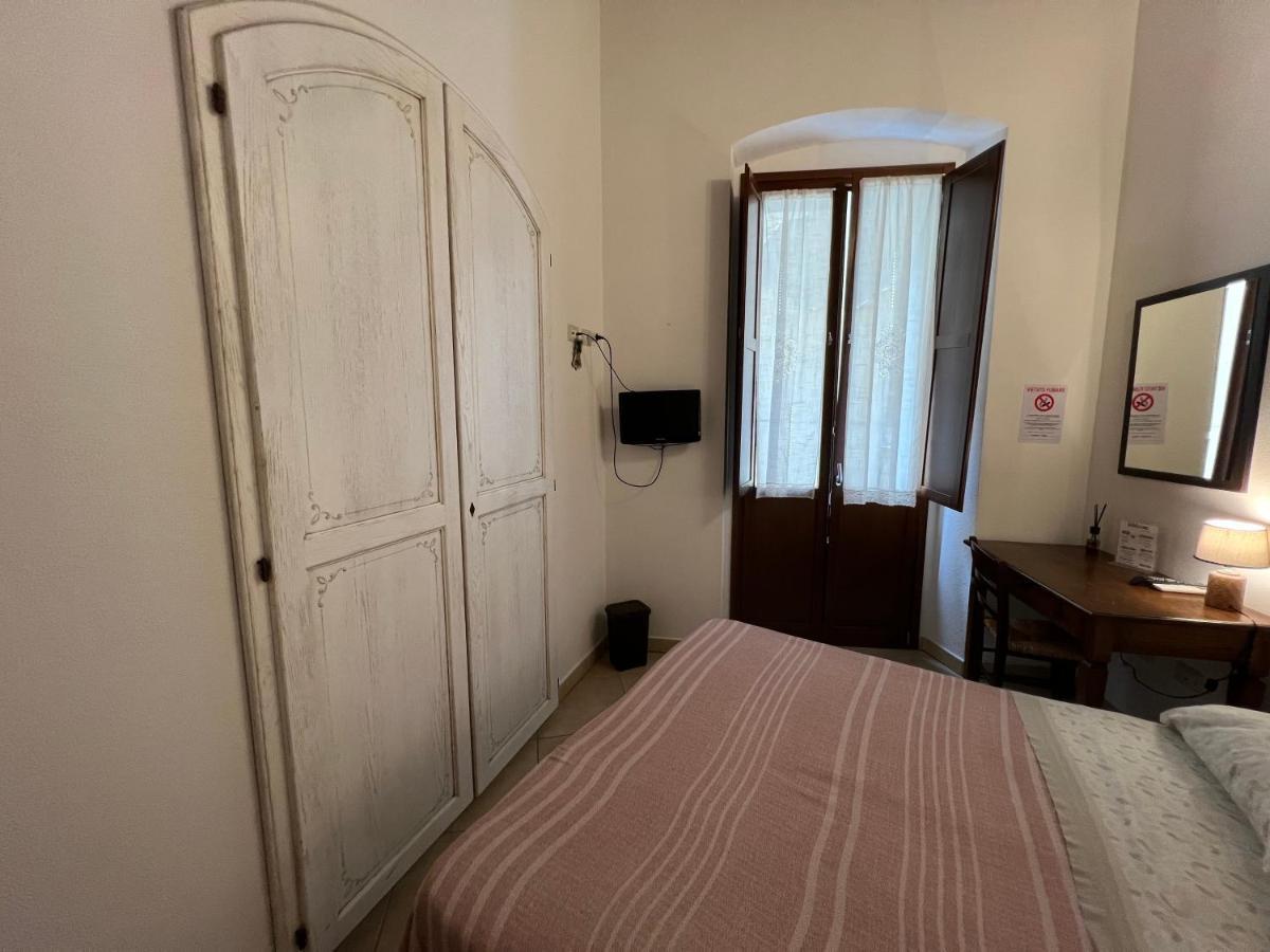 Small Double Room Private External Bathroom