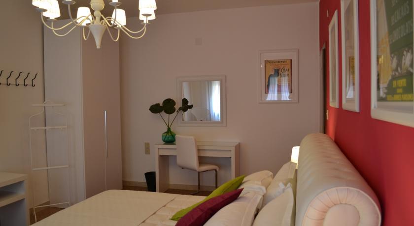 Comfort Double Room Private External Bathroom
