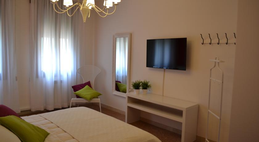 Comfort Double Room Private External Bathroom