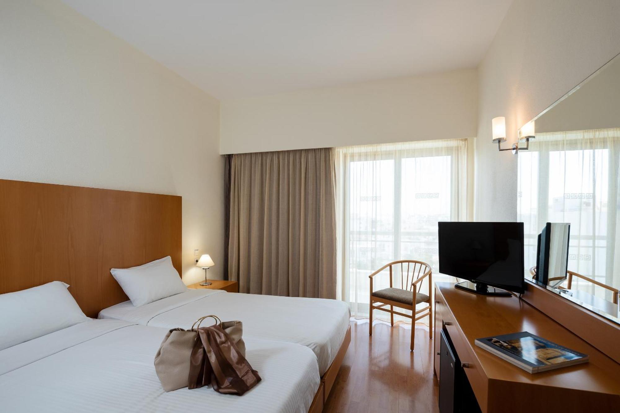 Classic Zweibettzimmer mit Poolblick