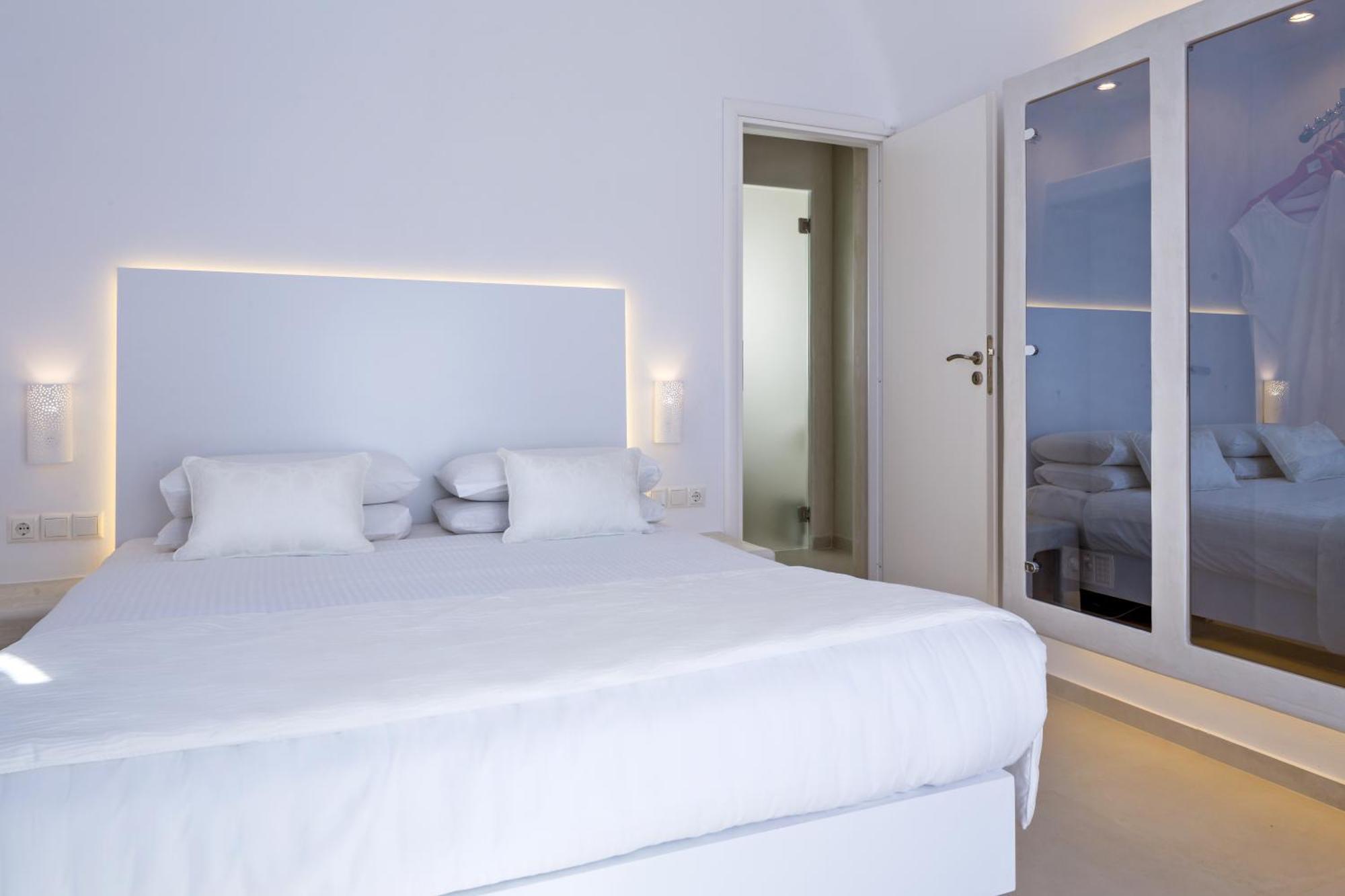 Superior Pool Suite