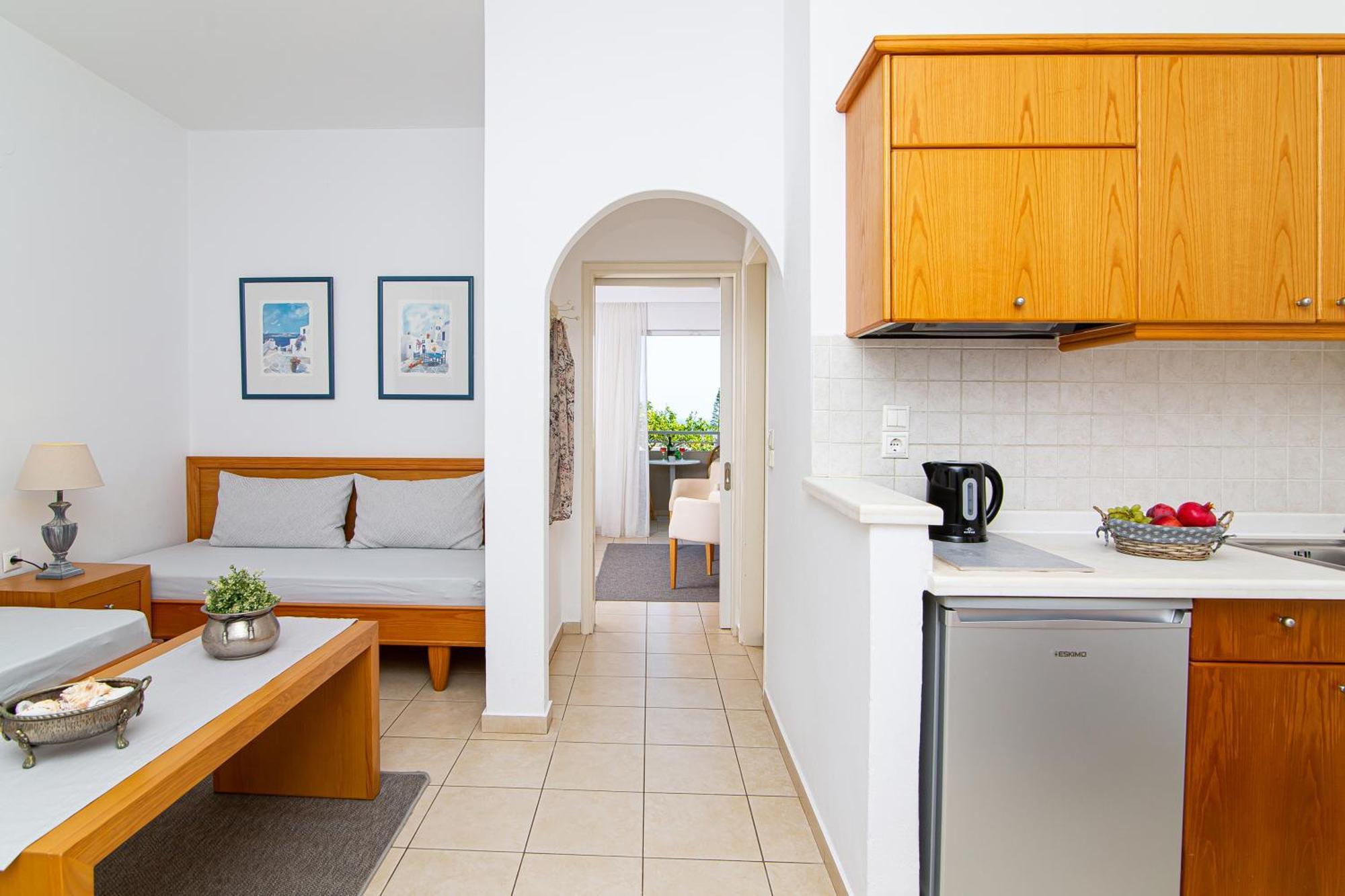 Luxury One-Bedroom Apartment Sea View