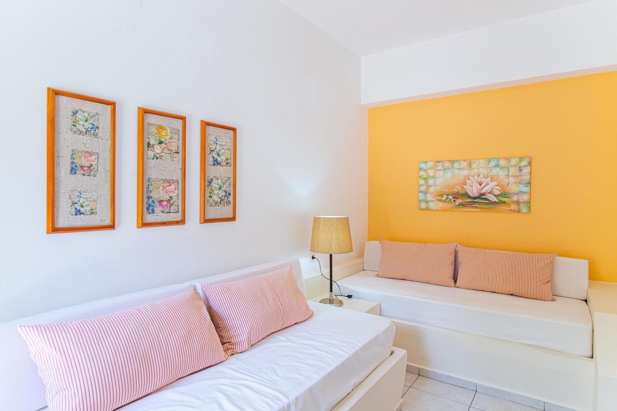Luxury One-Bedroom Apartment Sea View