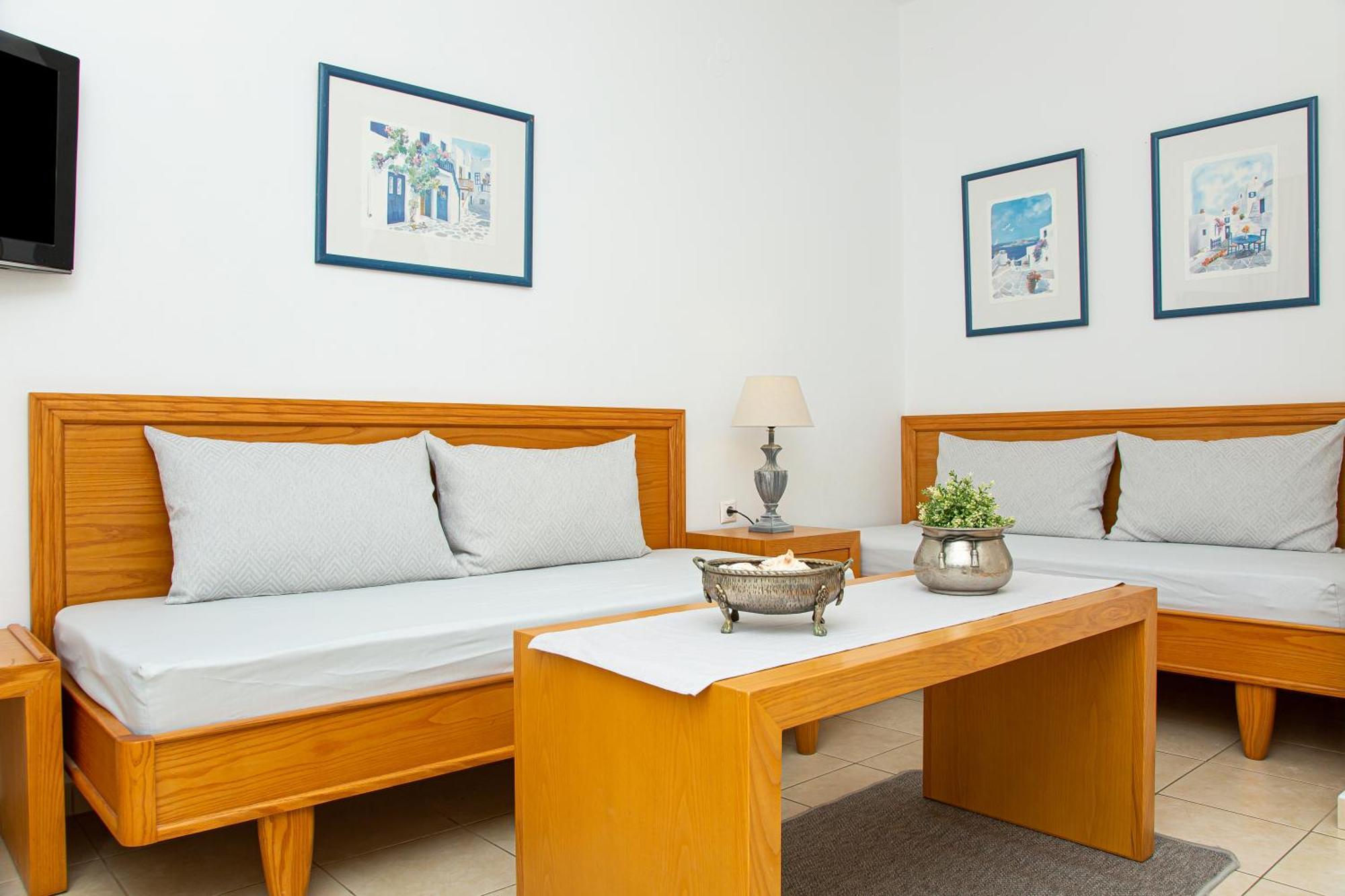 Luxury One-Bedroom Apartment Sea View