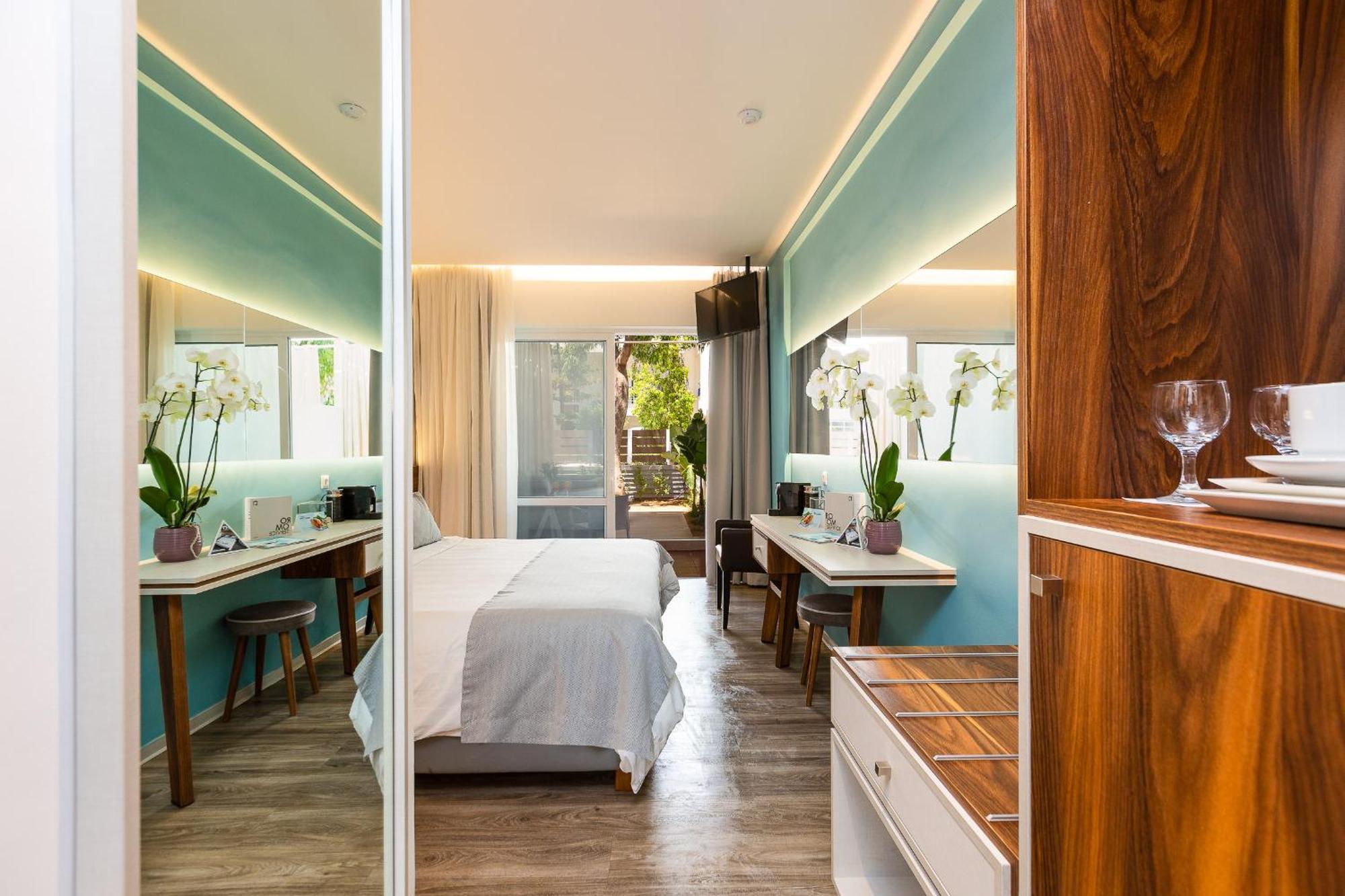 Junior Suite Jetted Tub
