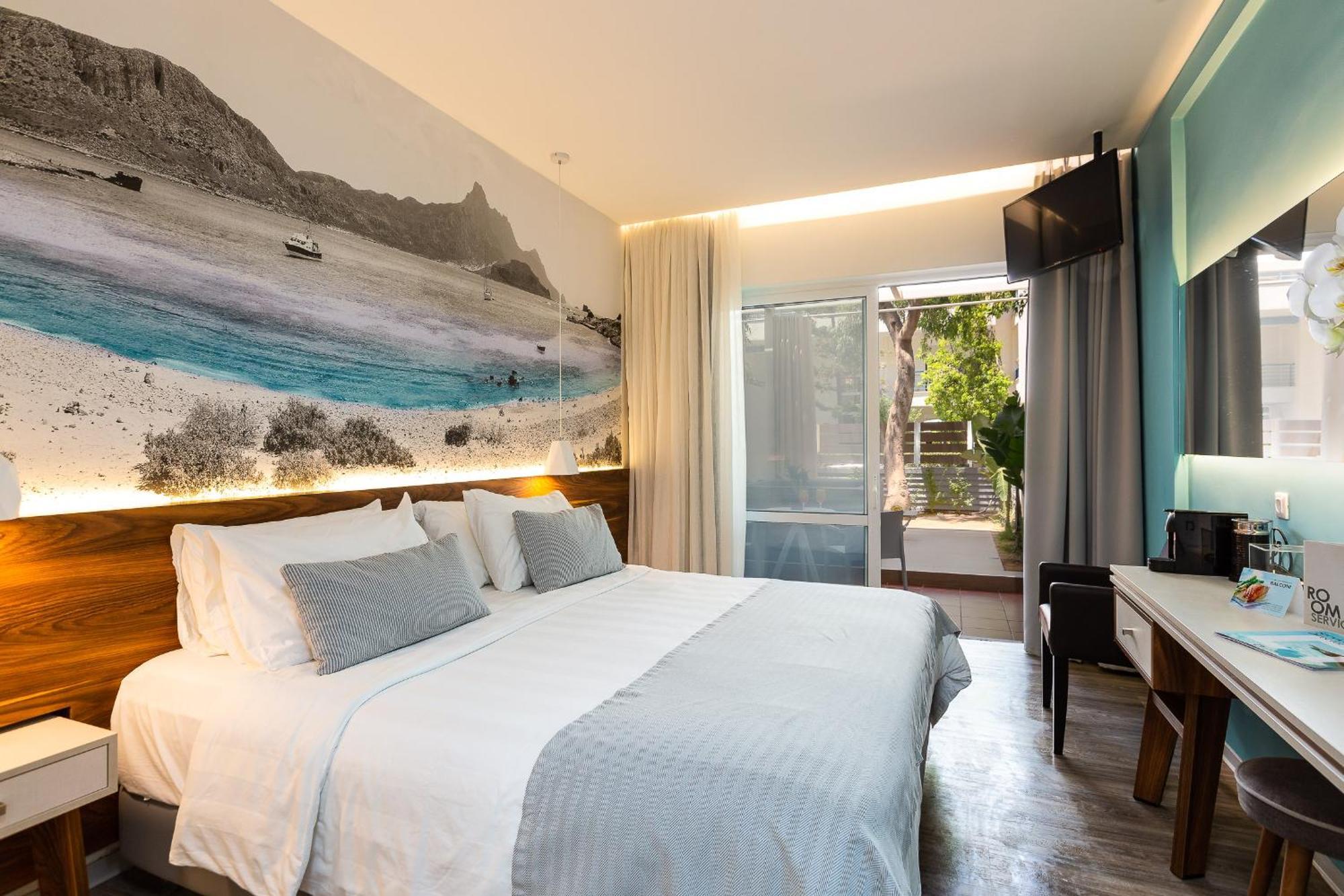 Junior Suite Jetted Tub