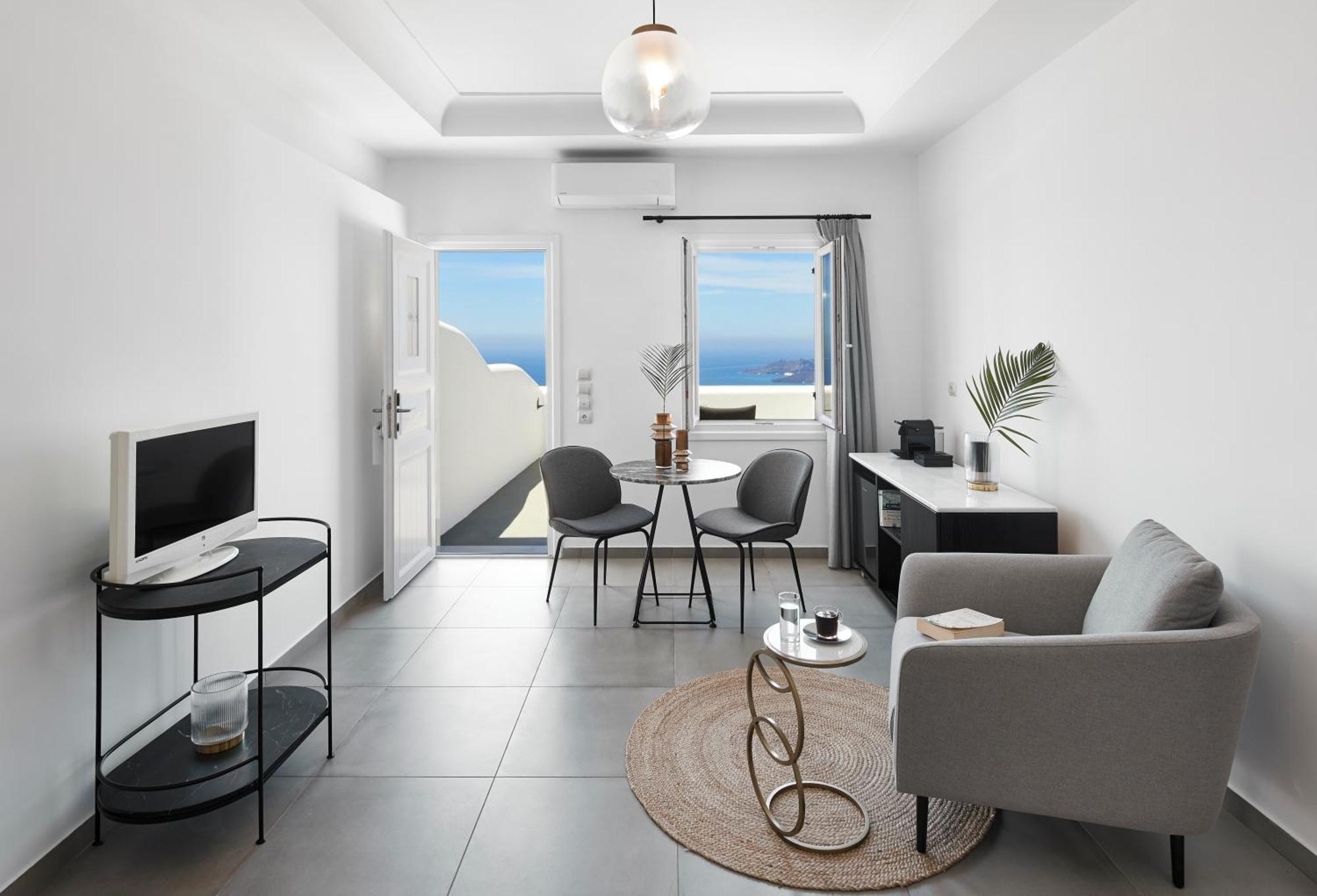 Petit Suite Caldera View