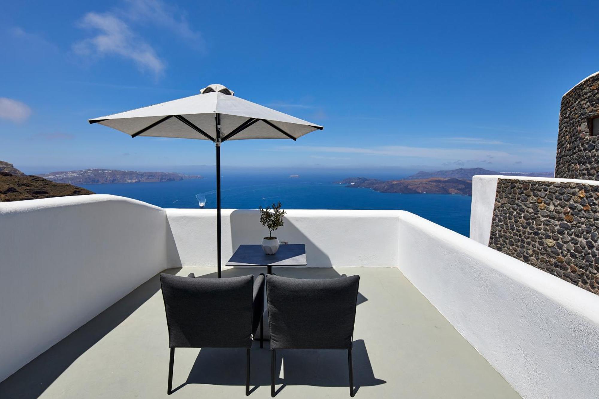 Petit Suite Caldera View