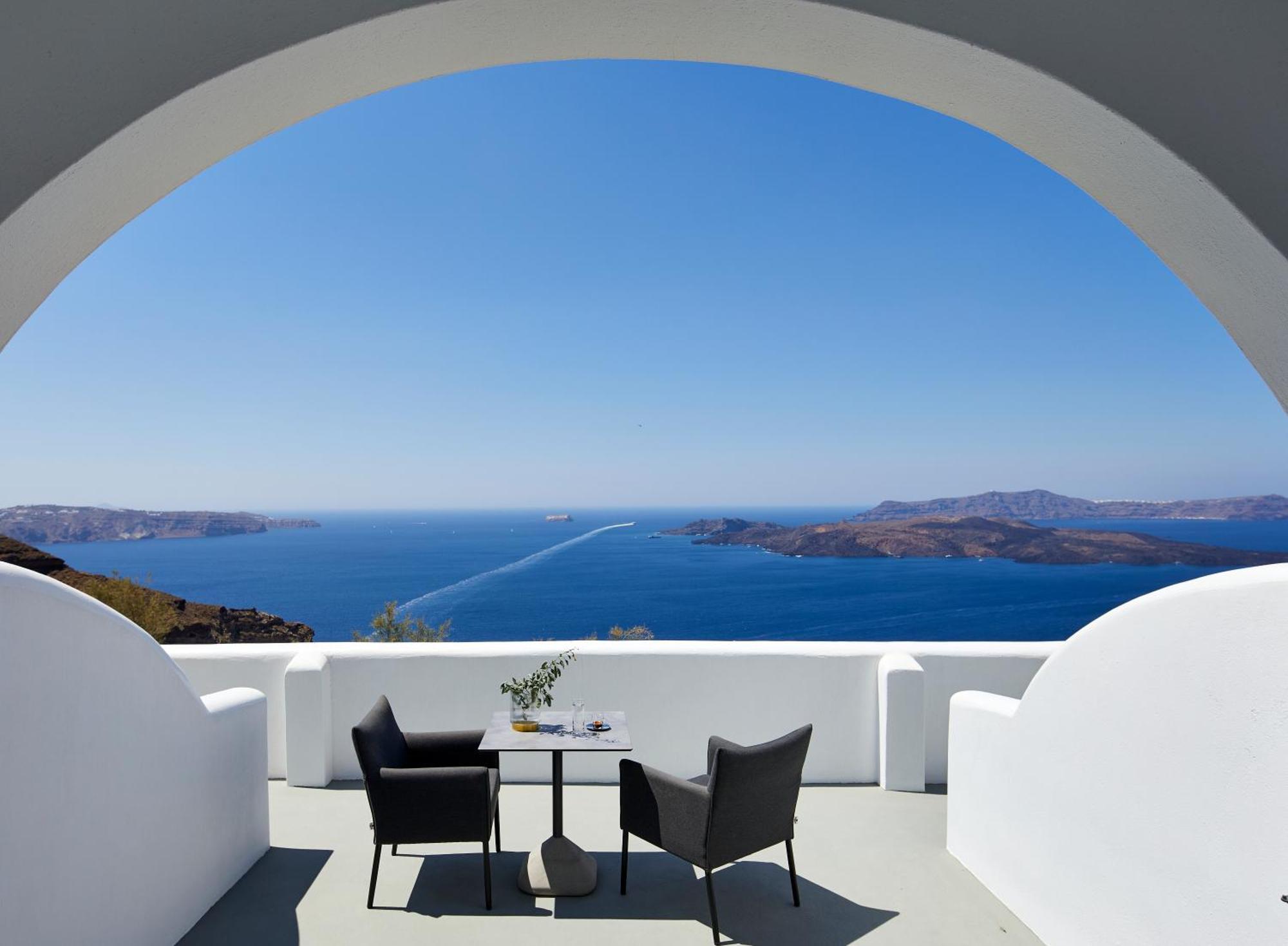 Petit Suite Caldera View