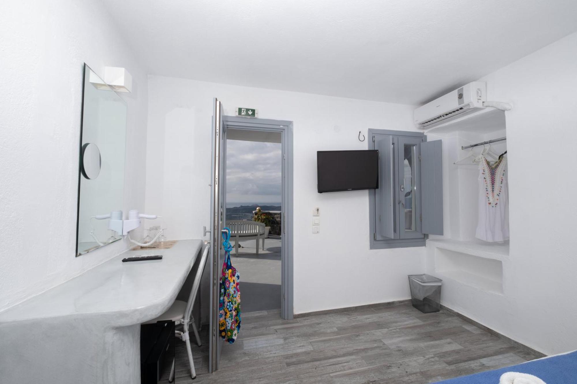 Superior Double Room Caldera View