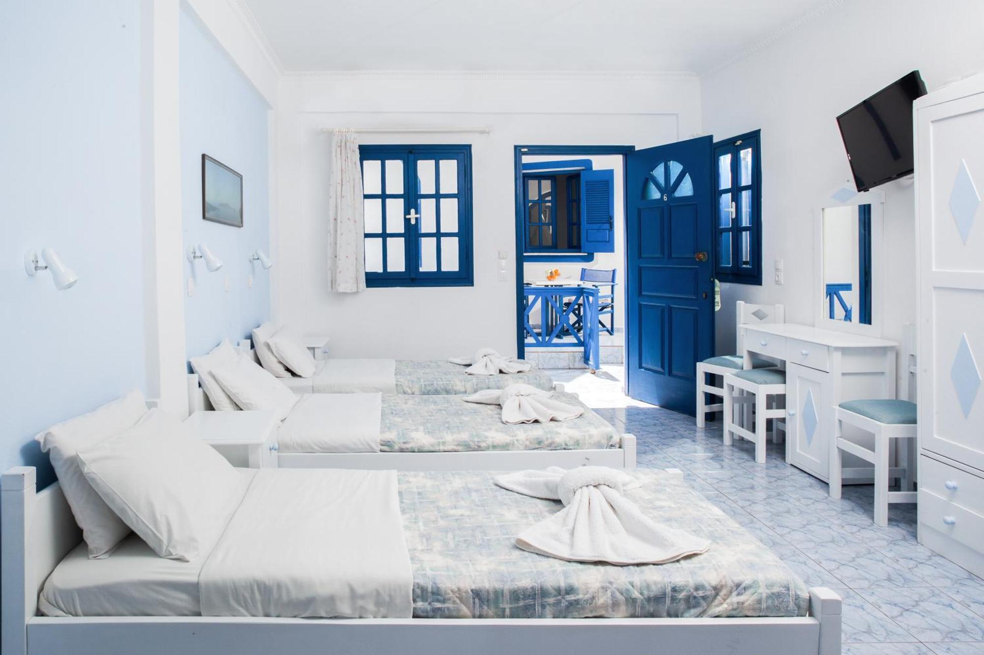 Triple room by the Pool