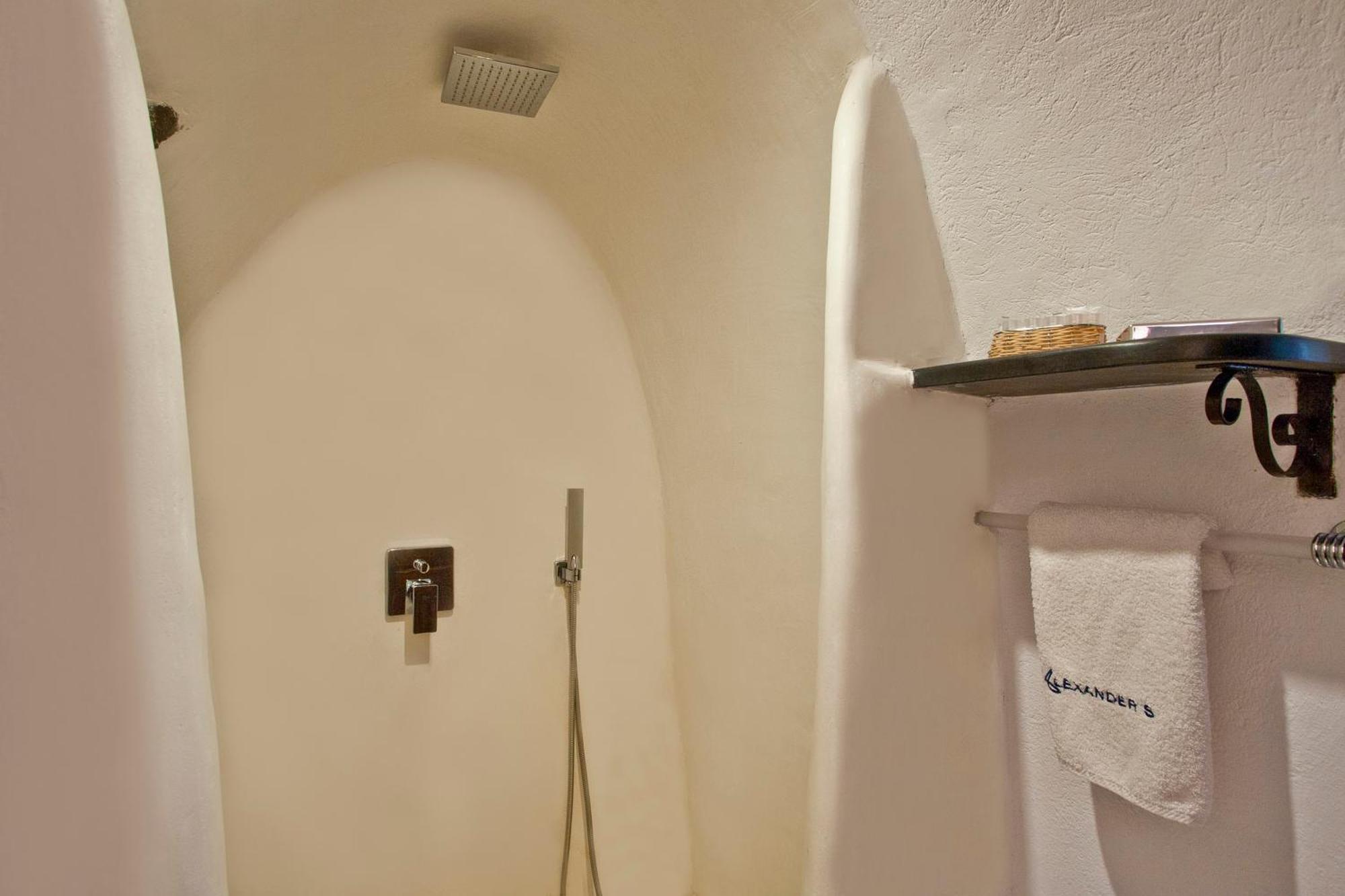 Grand Cave Suite Hot Tub & Caldera View