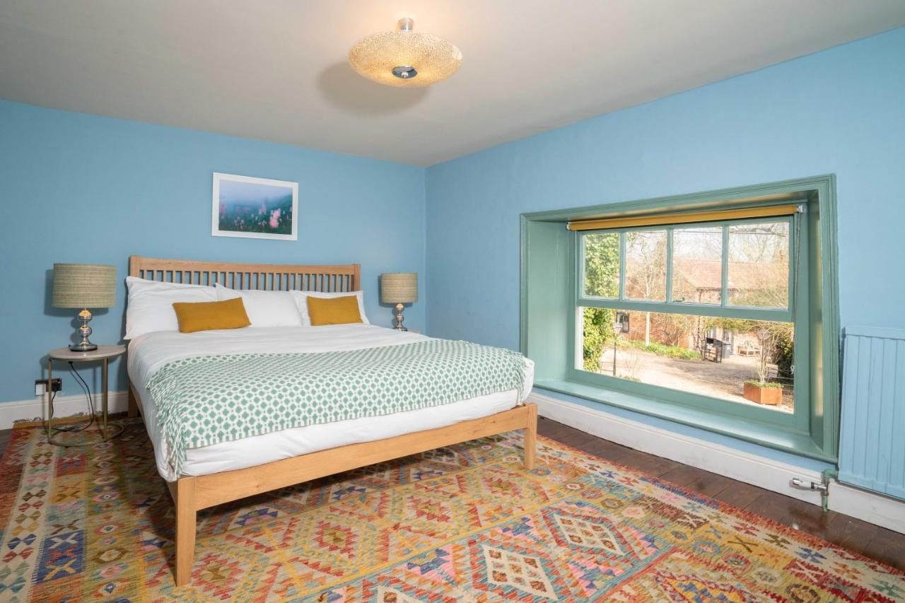 King Room,1660381140:JPEG