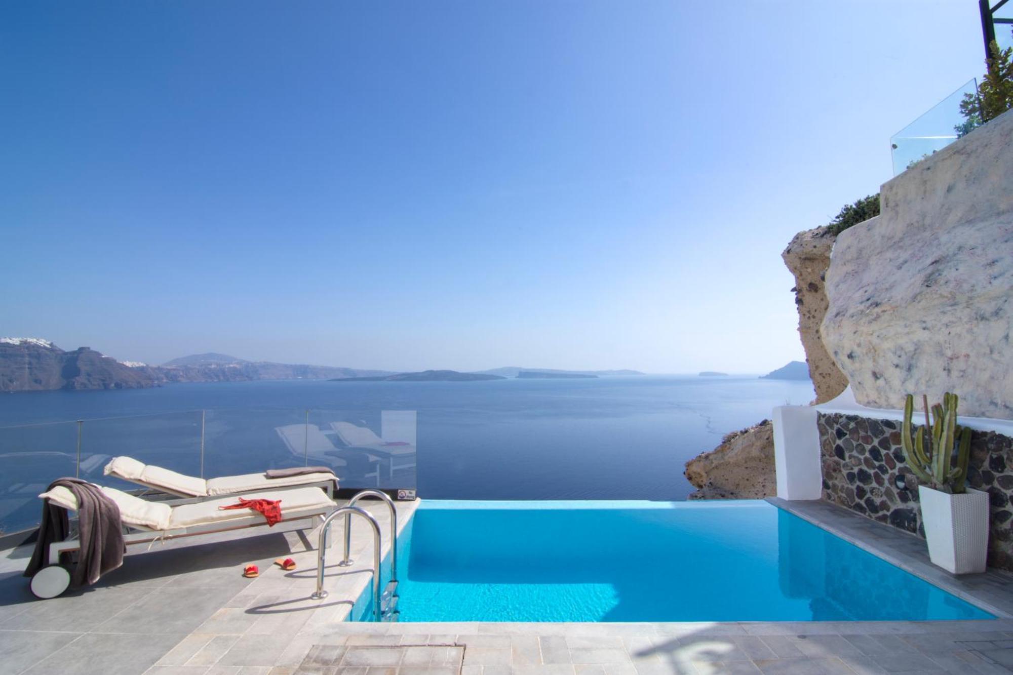 Suite Luna de Miel con piscina privada climatizada y vistas a la caldera