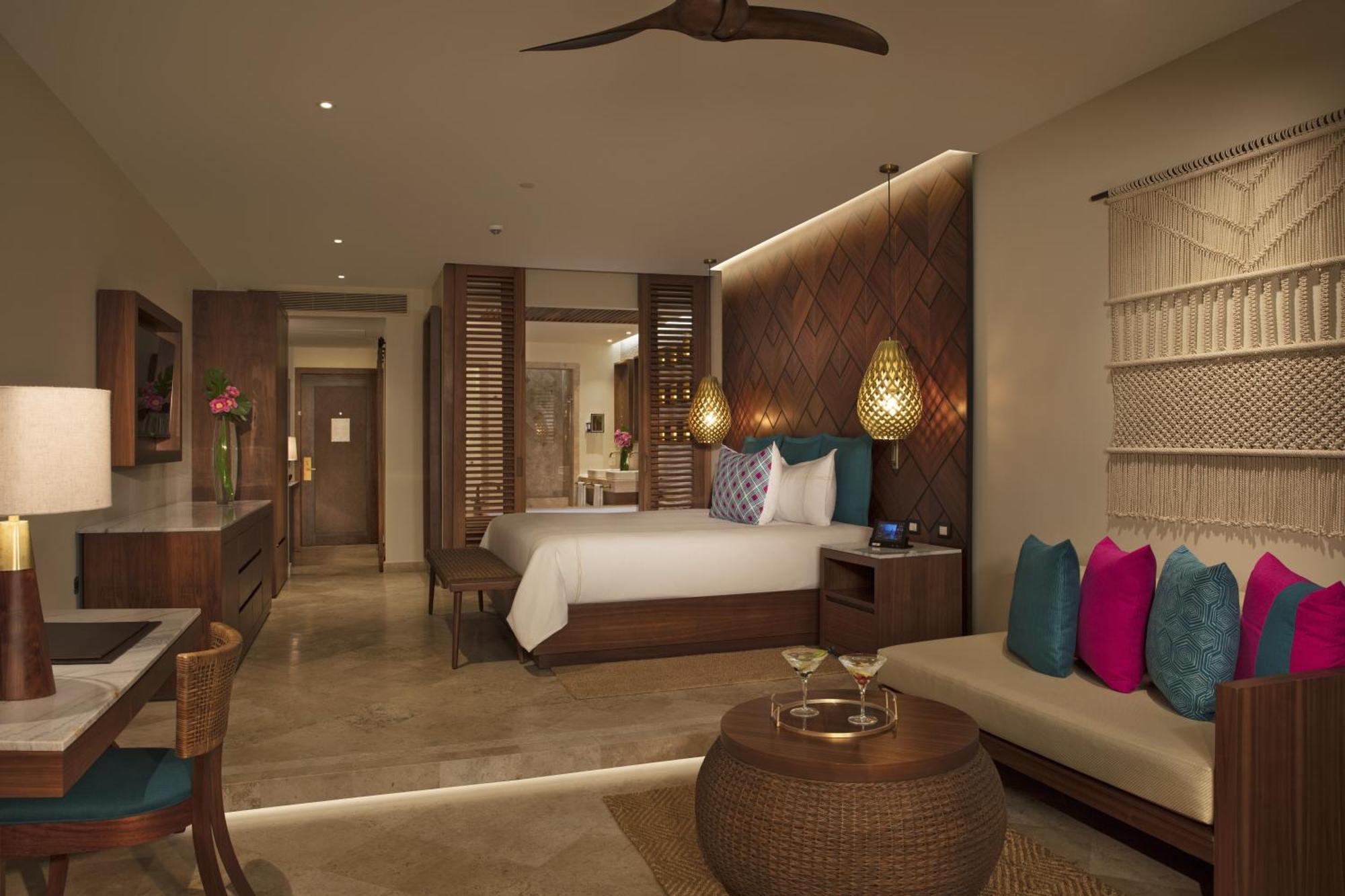 Junior Suite Tropical View King