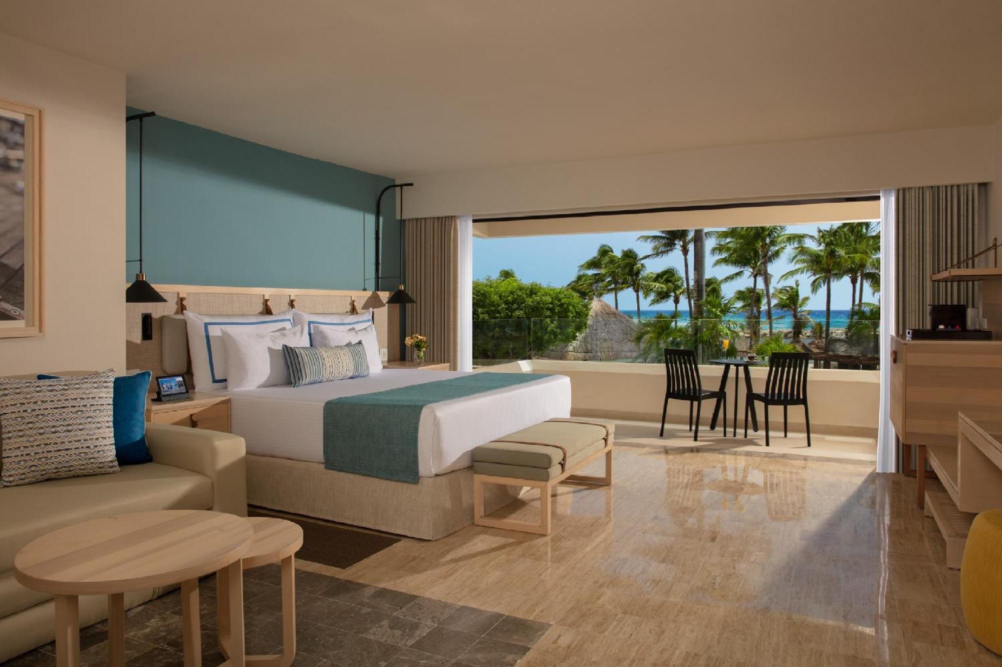 Preferred Club con cama extragrande y vistas al puerto deportivo (DXKPS)
