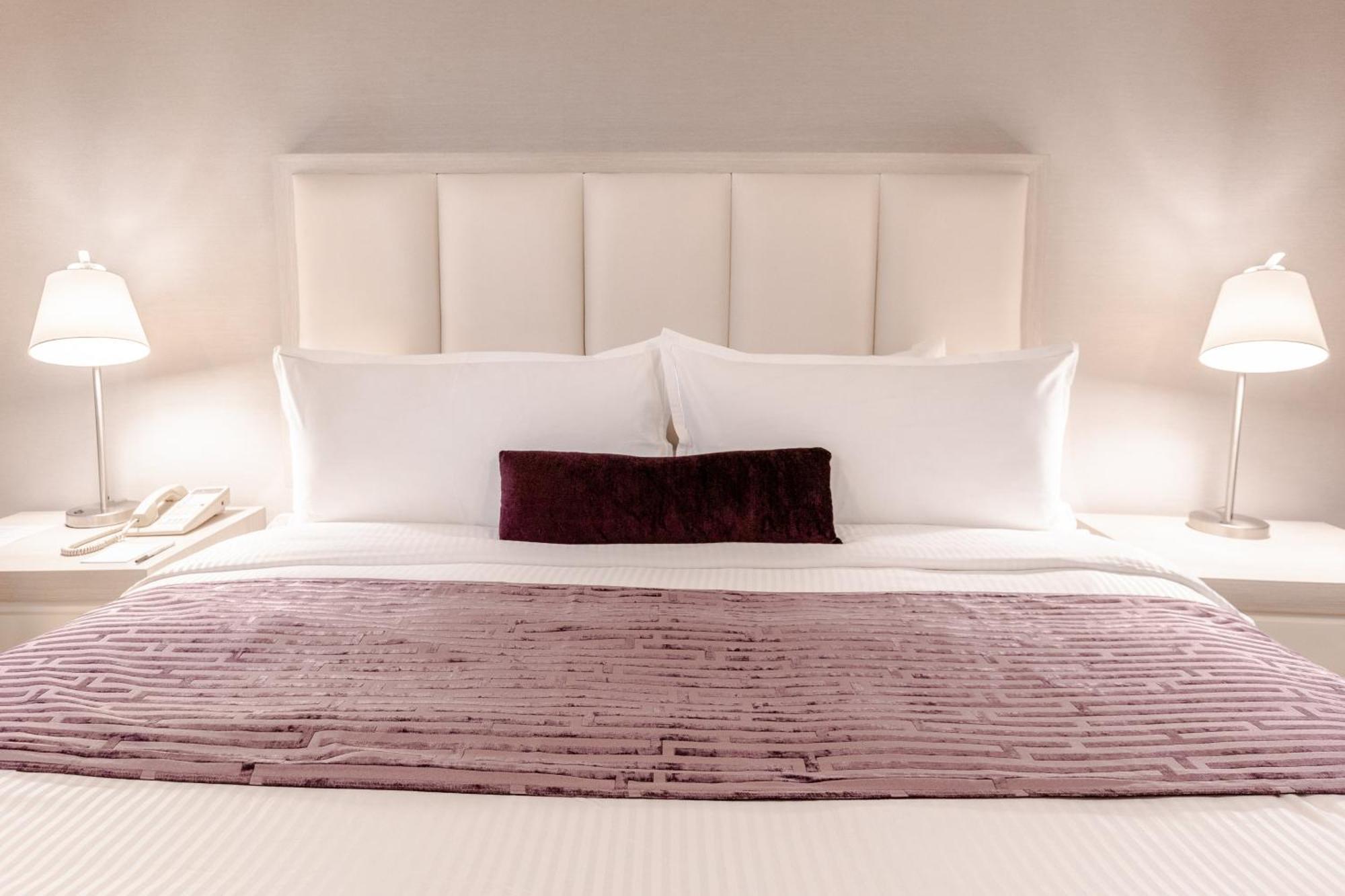 Superior King Suite,1273652836:JPEG
