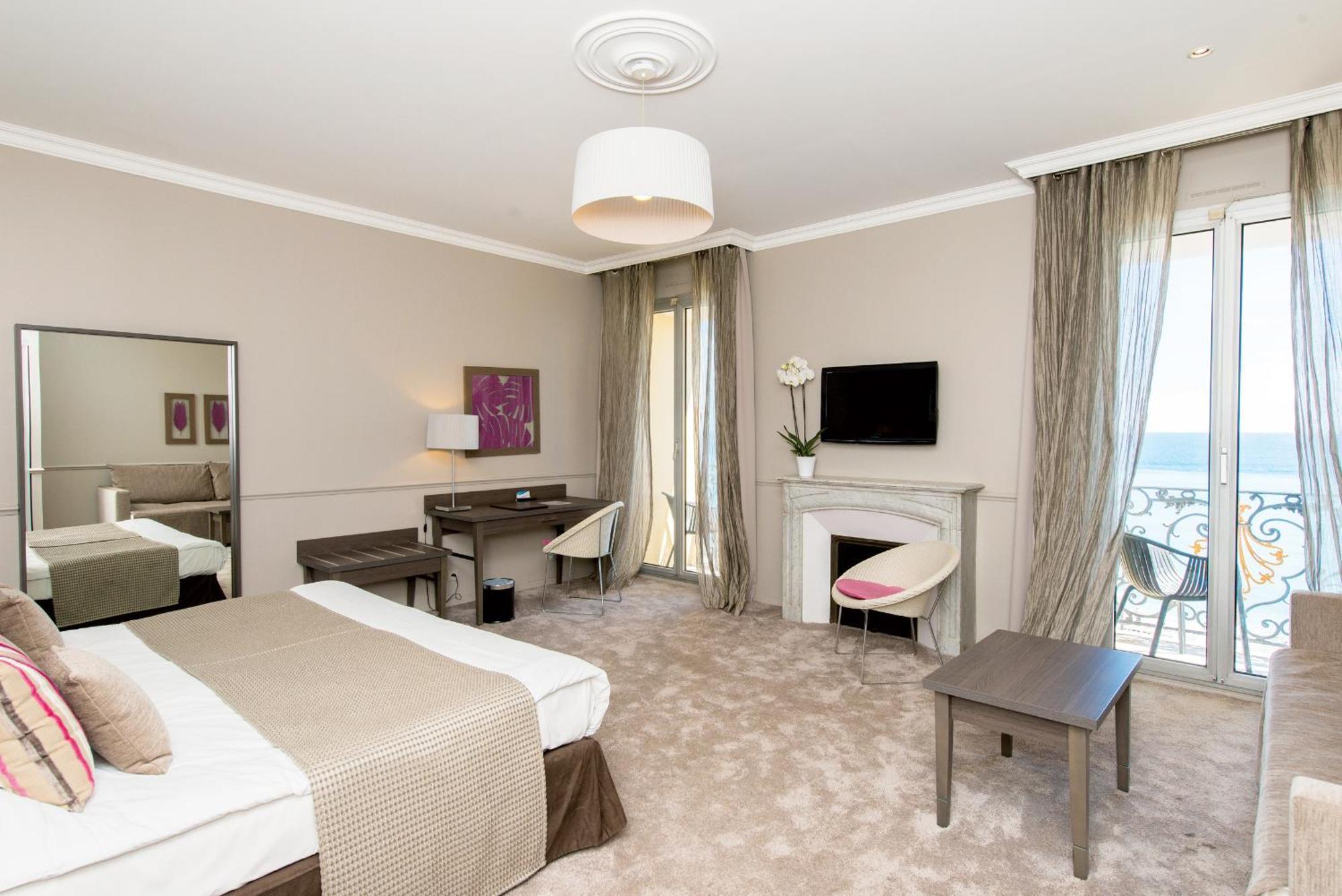 Deluxe Double or Twin Room Sea View