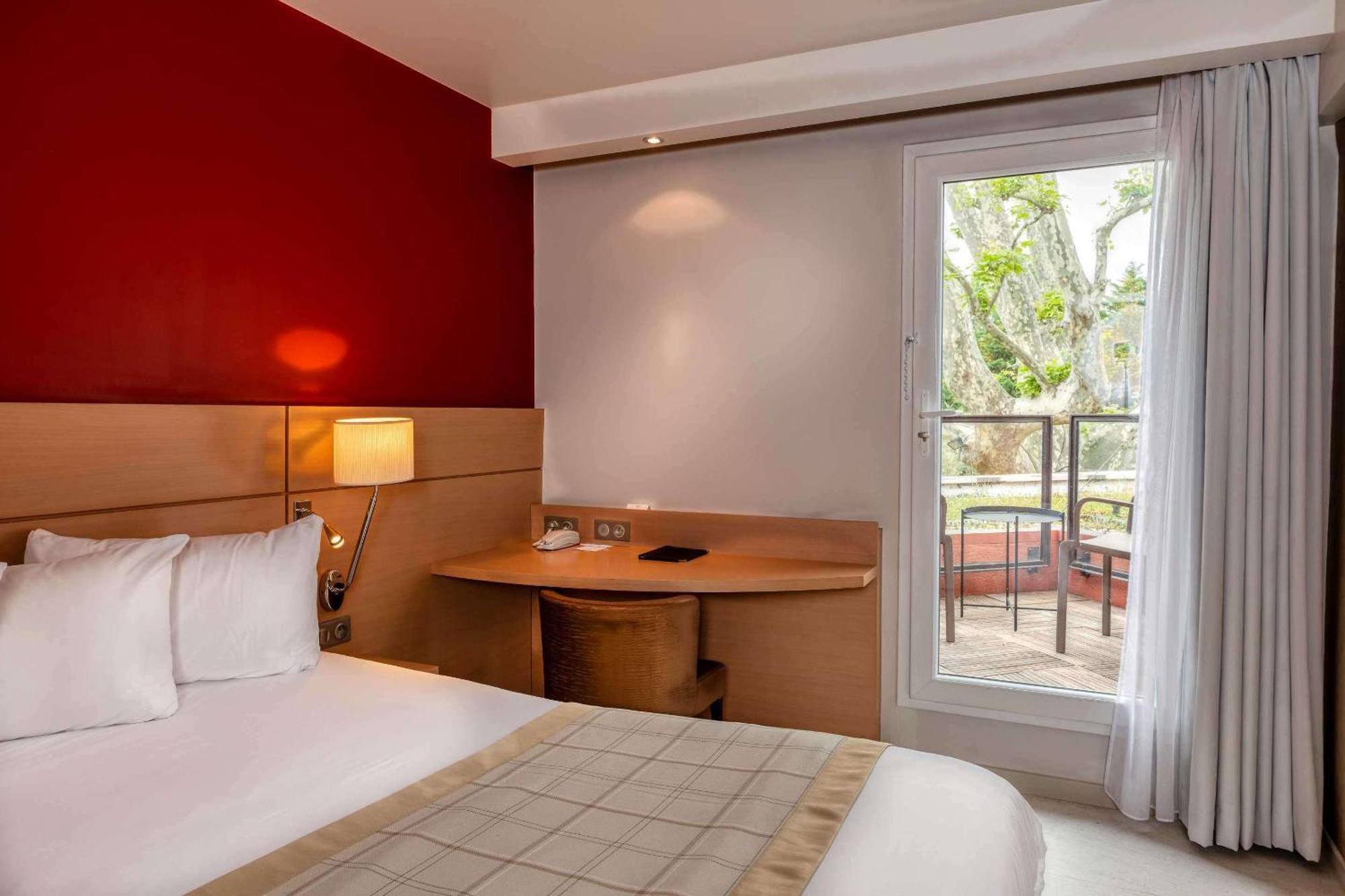 Superior Zimmer mit Kingsize-Bett und Balkon
