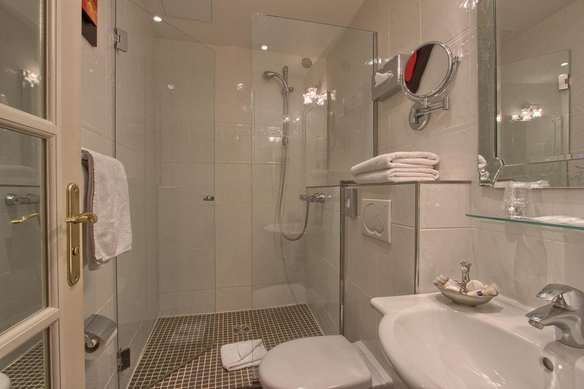 Quarto Superior com 2 Camas de Solteiro