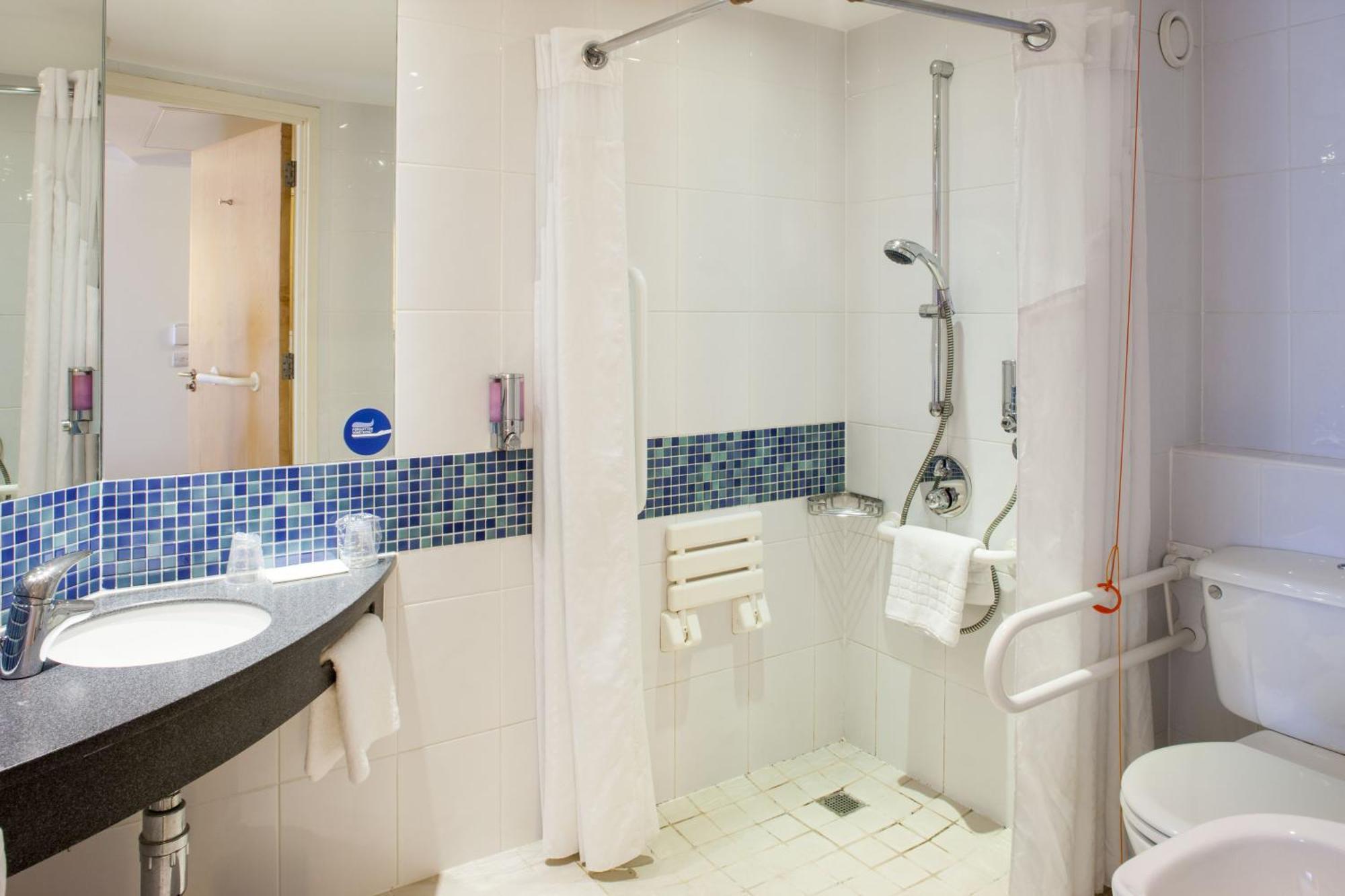 Standard Twin Room Hot Accessible